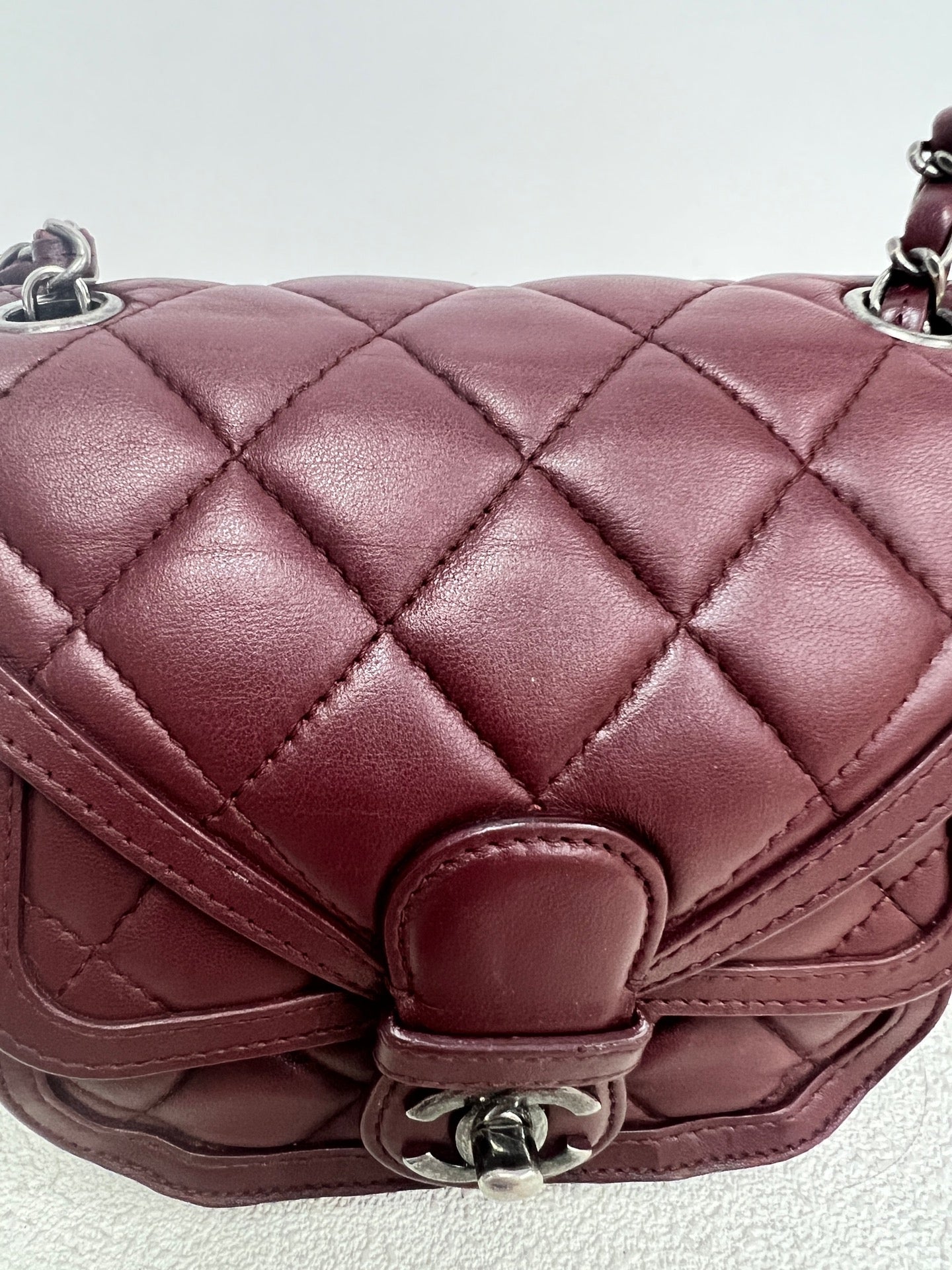 Chanel - Other - Leather - Burgundy - (medium)