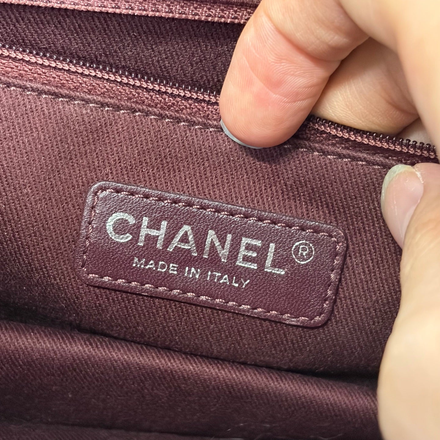 Chanel - Other - Leather - Burgundy - (medium)