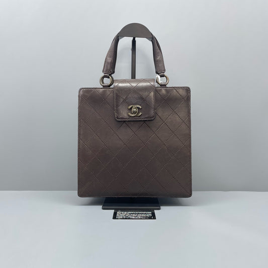 Chanel - Other - Leather - Dark Brown - (Medium)
