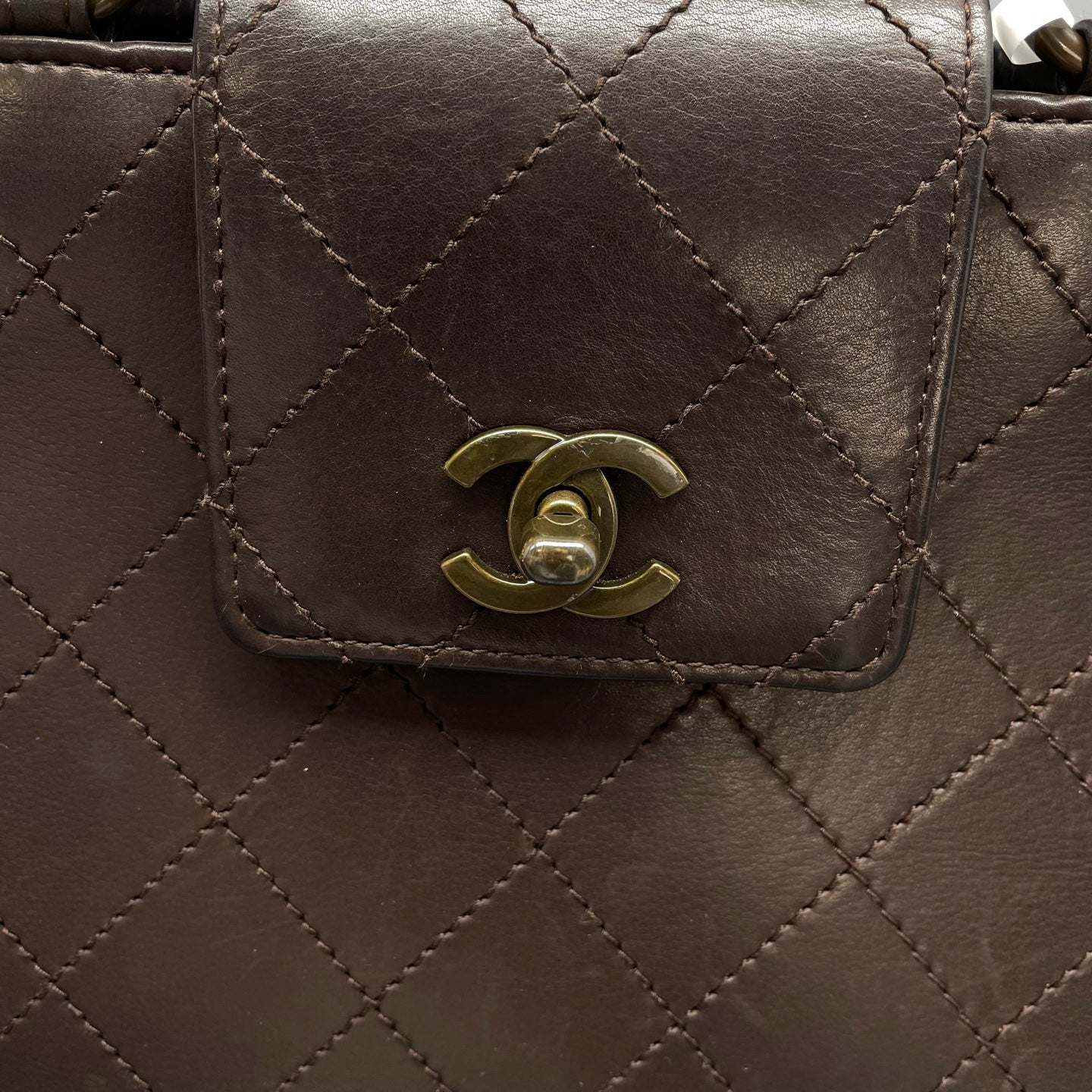 Chanel - Other - Leather - Dark Brown - (Medium)