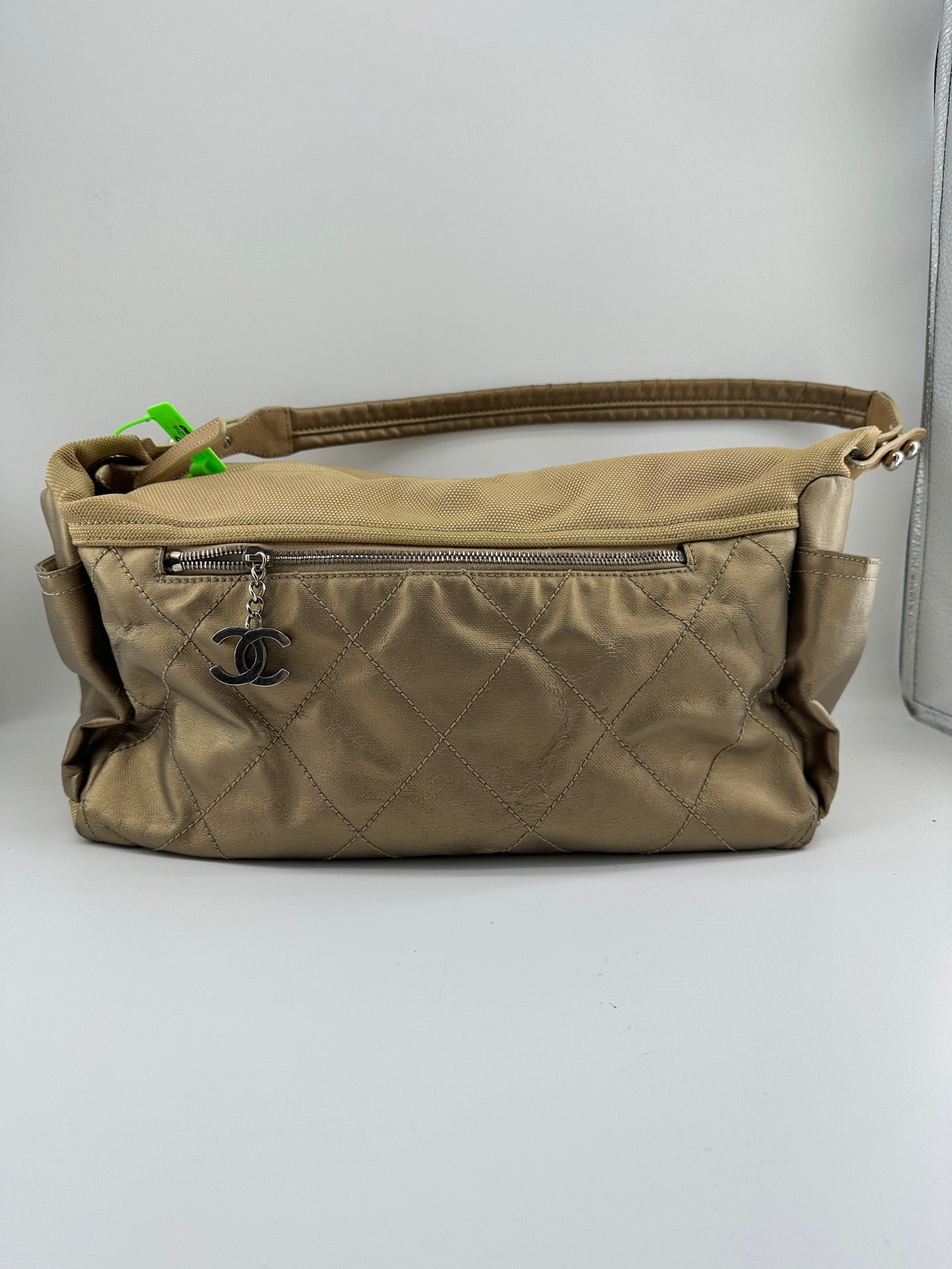 Chanel - Other - Leather - Gold - (large)