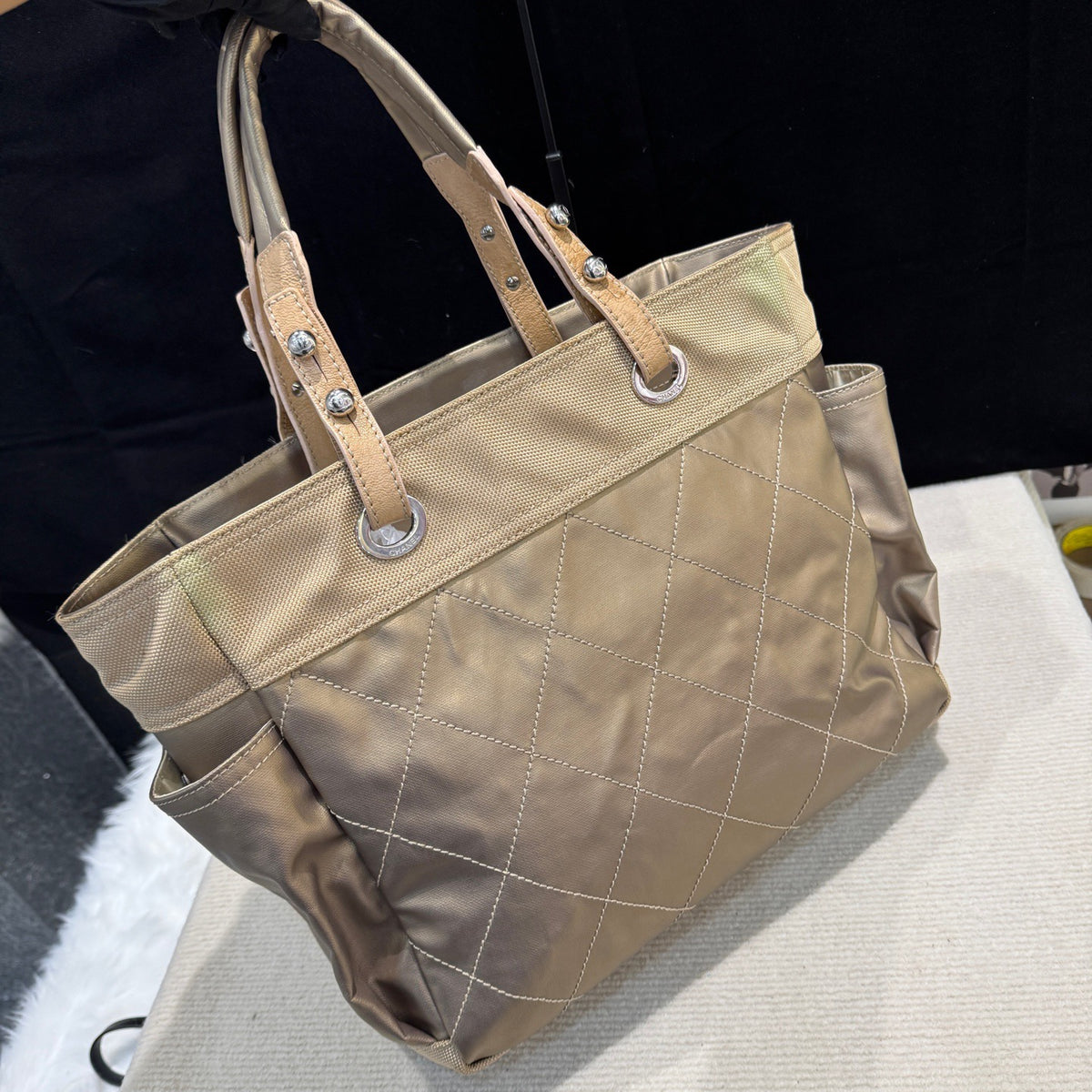 Chanel - Other - Leather - Gold - (large)