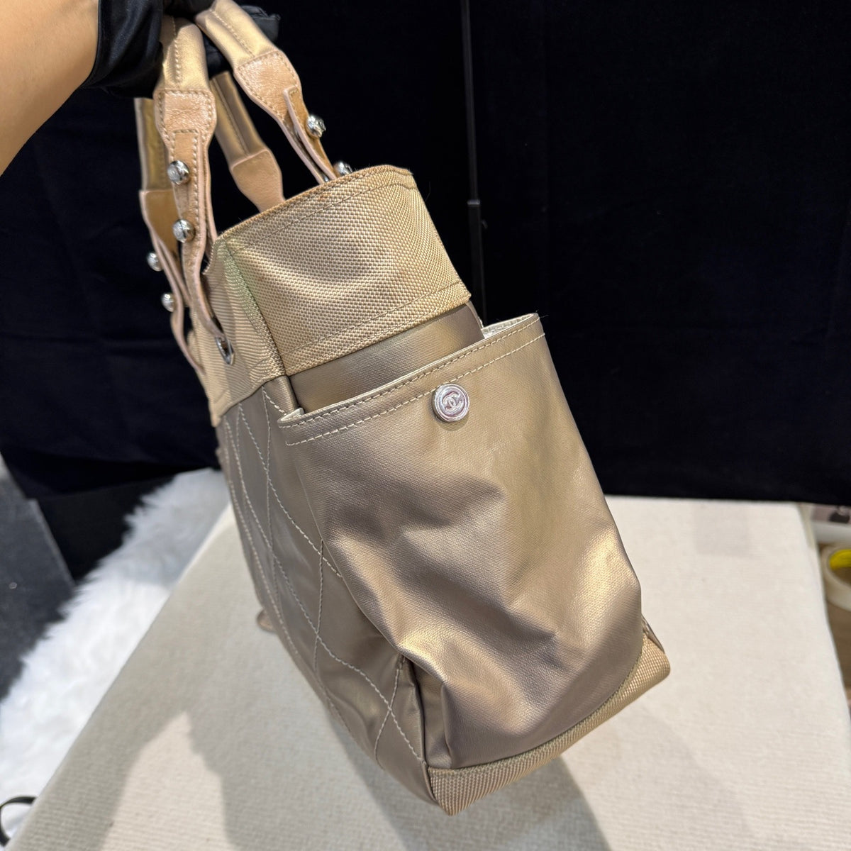 Chanel - Other - Leather - Gold - (large)
