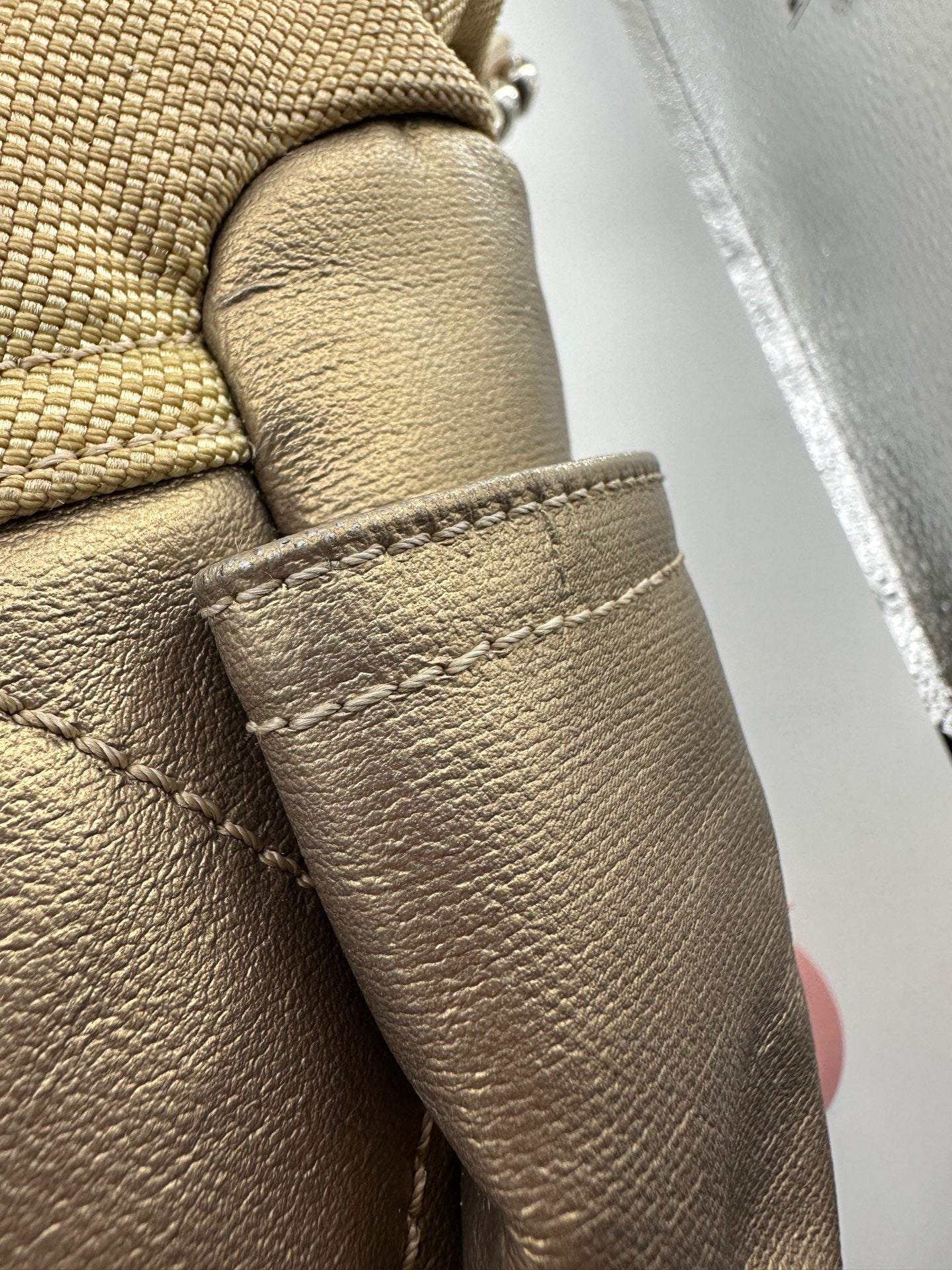 Chanel - Other - Leather - Gold - (large)