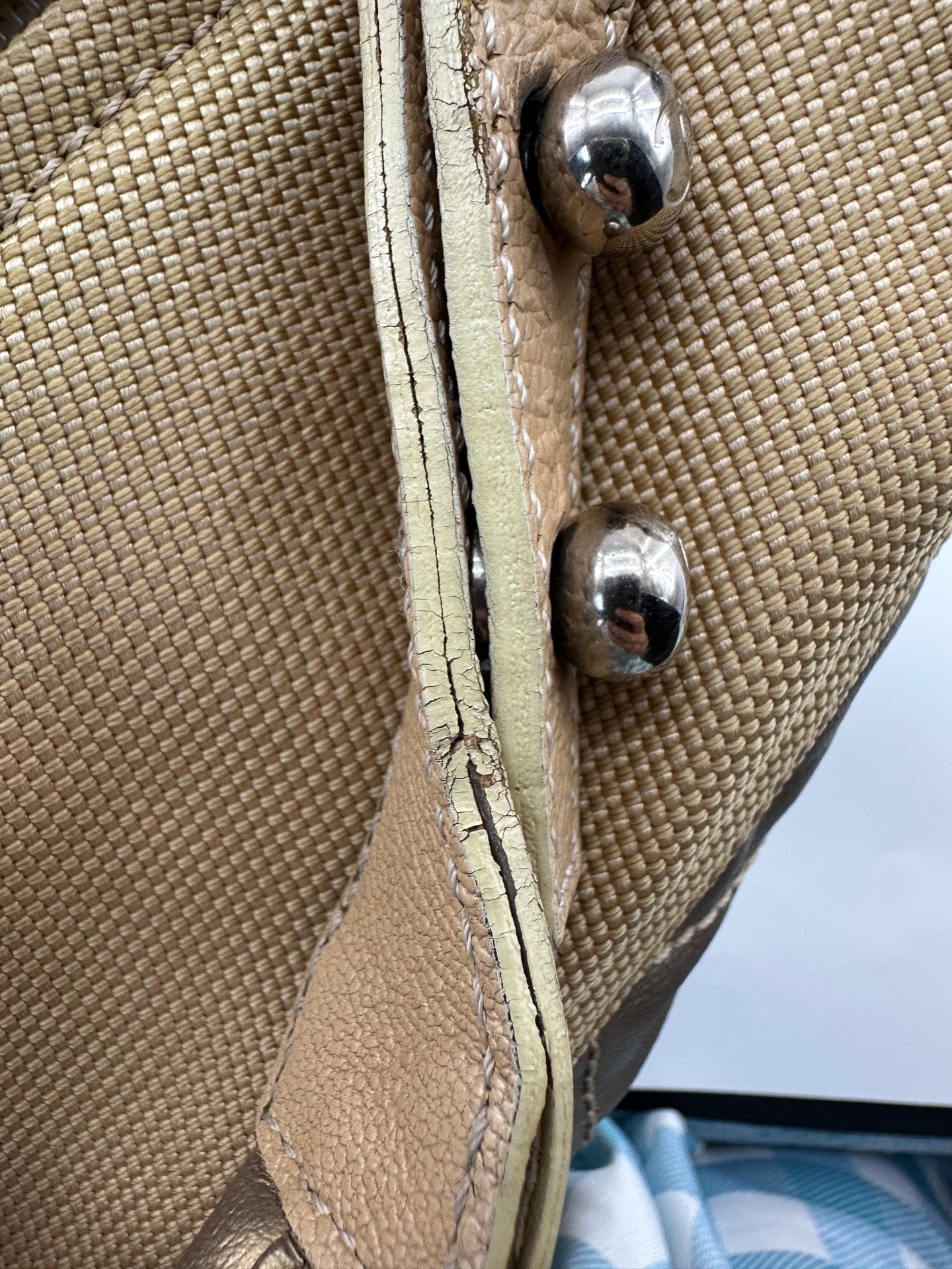 Chanel - Other - Leather - Gold - (large)