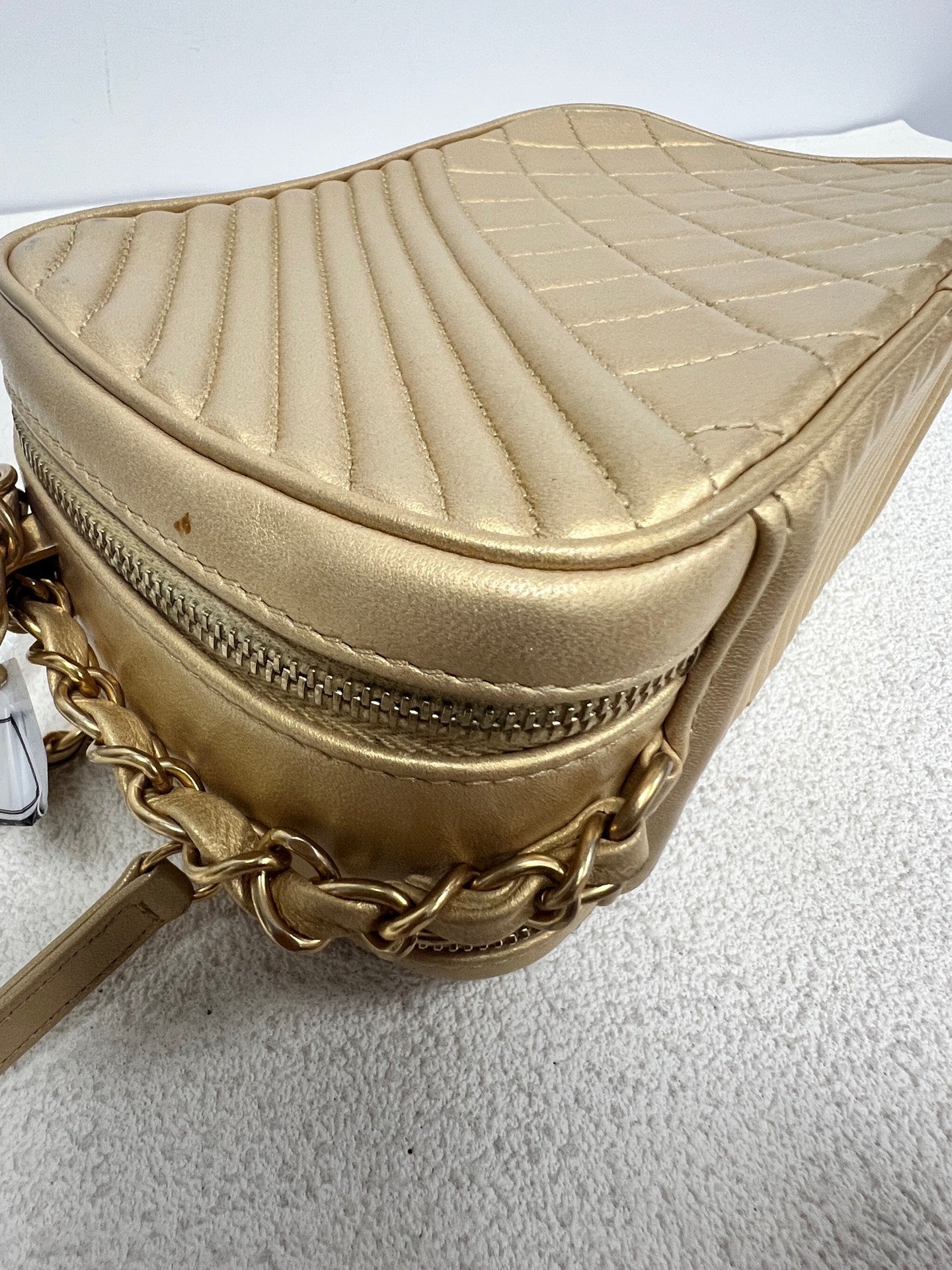 Chanel - Other - Leather - Gold - (small)