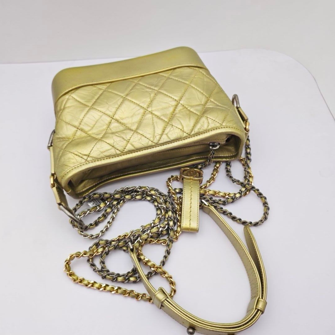 Chanel - Other - Leather - Gold - (small)