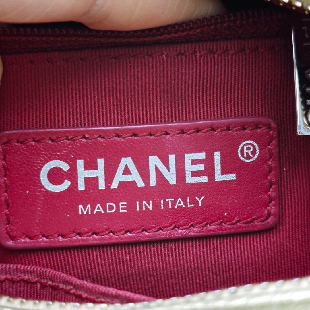 Chanel - Other - Leather - Gold - (small)