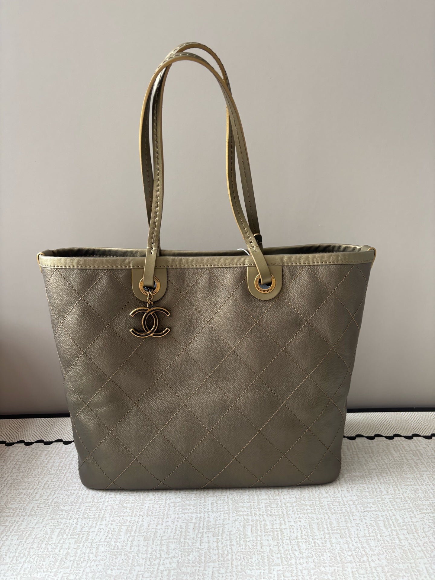 Chanel - Other - Leather - Green - (medium)
