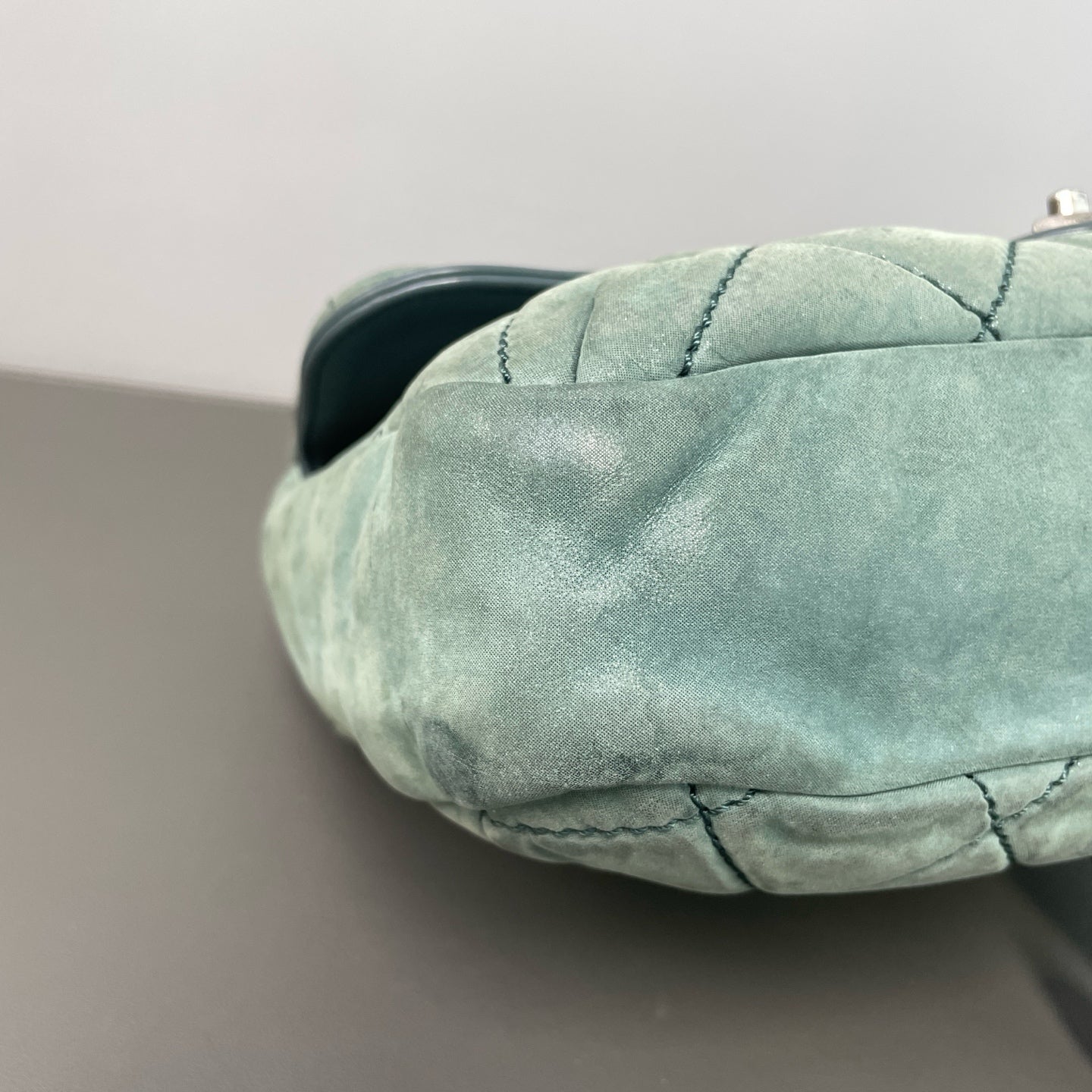 Chanel - Other - Leather - Green - (medium)