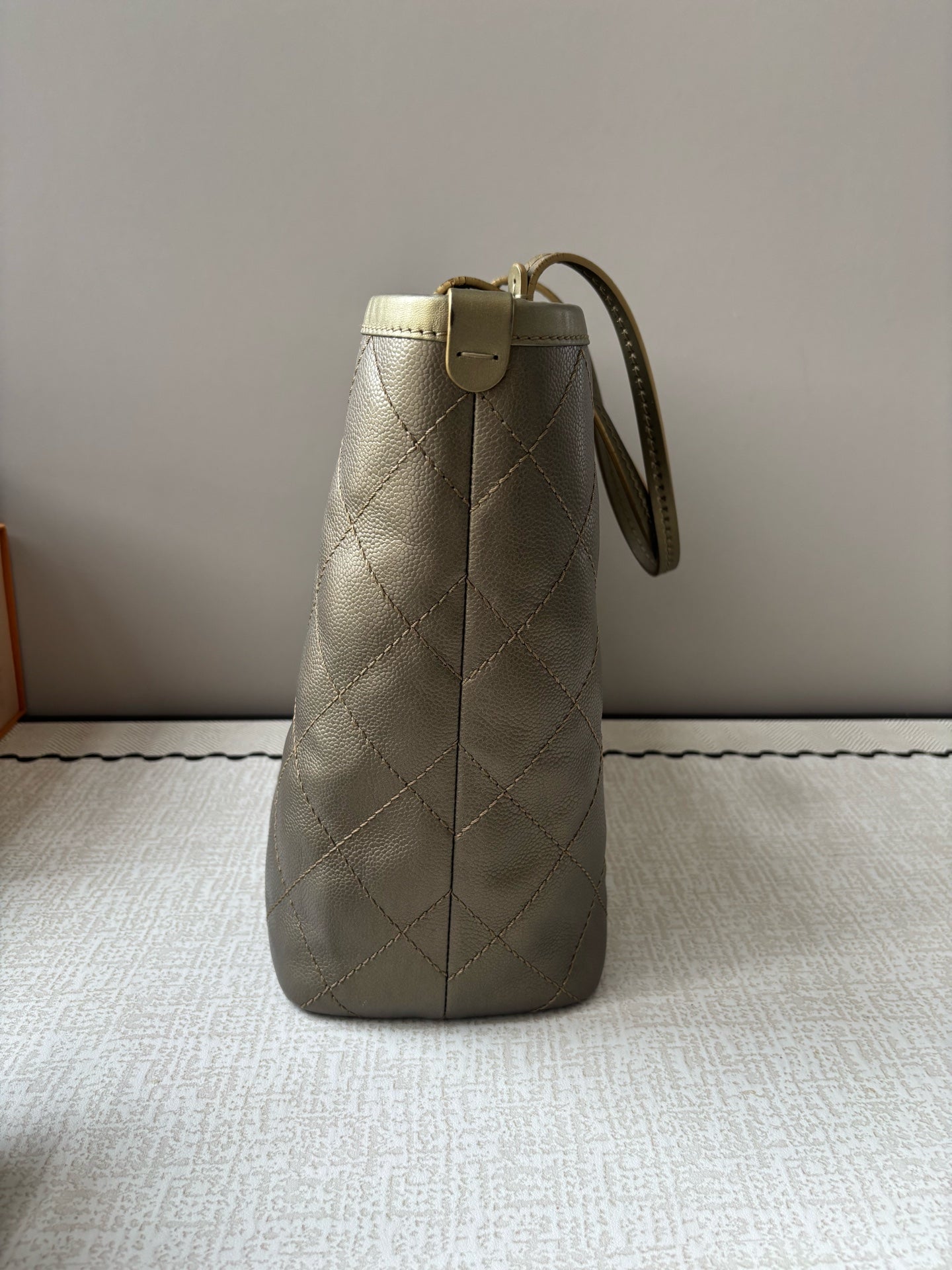 Chanel - Other - Leather - Green - (medium)