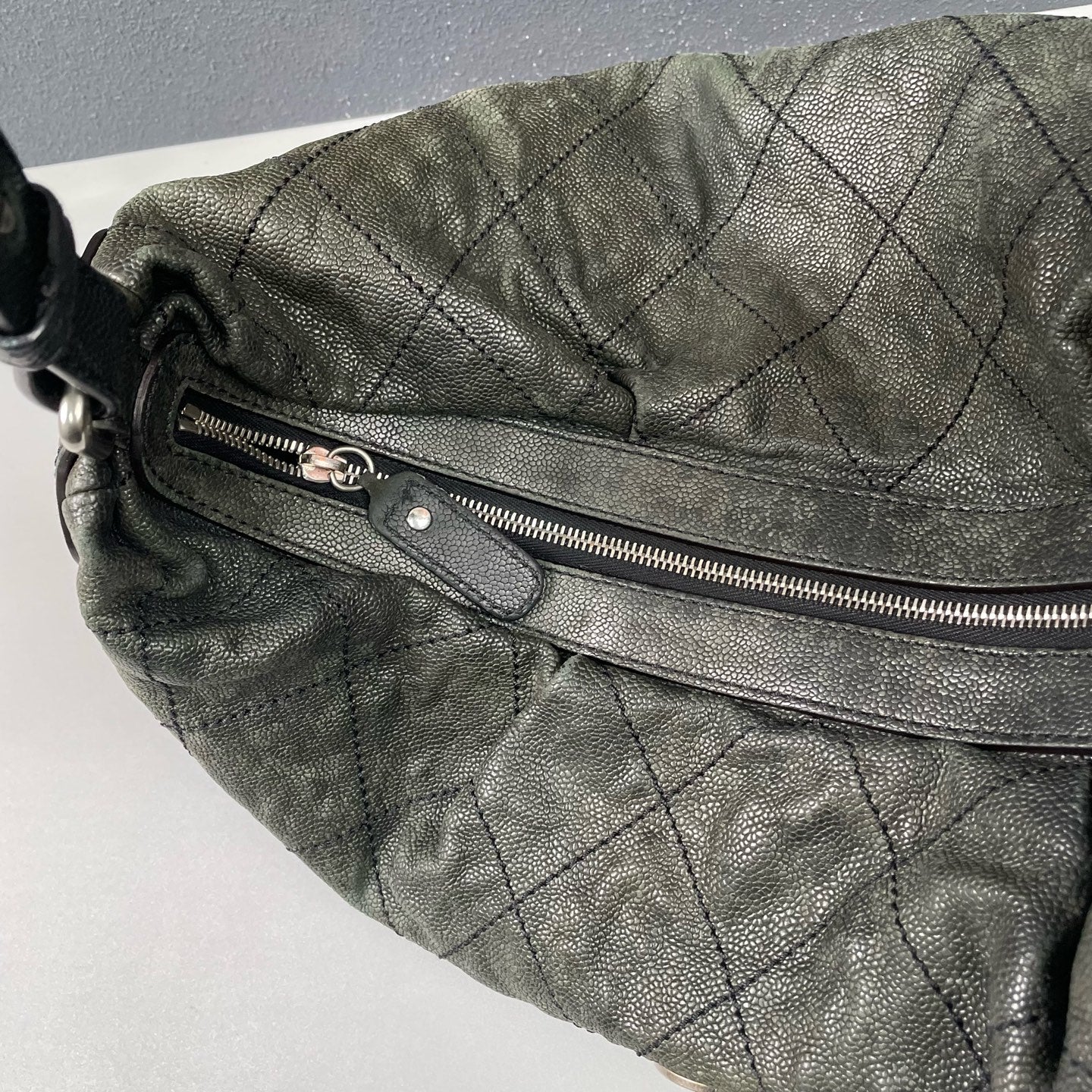 Chanel - Other - Leather - Grey - (Large)