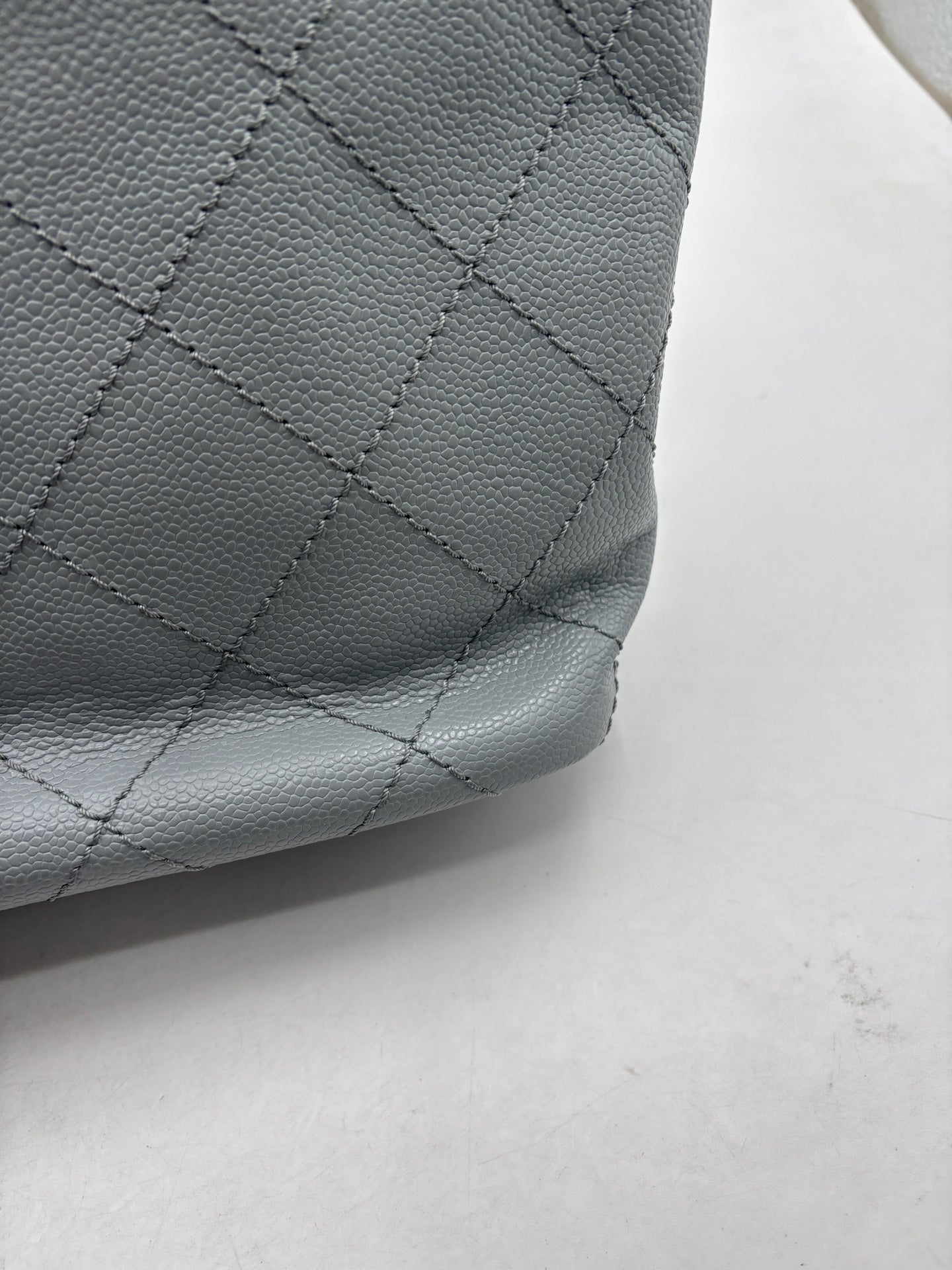 Chanel - Other - Leather - Grey - (Large)