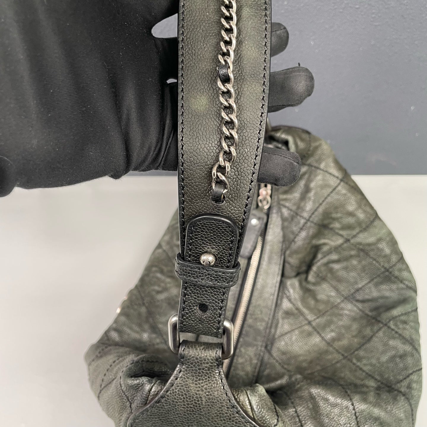 Chanel - Other - Leather - Grey - (Large)