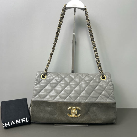 Chanel - Other - Leather - Grey - (medium)