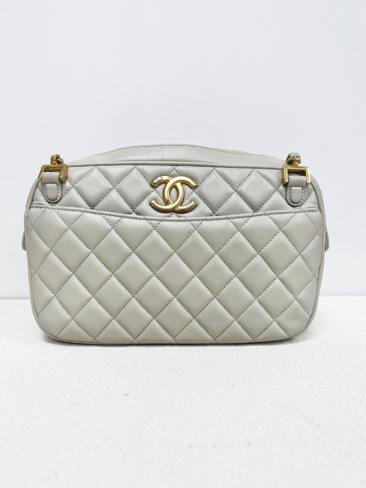Chanel - Other - Leather - Grey - (medium)