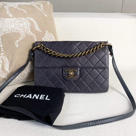 Chanel - Other - Leather - Grey - (medium)