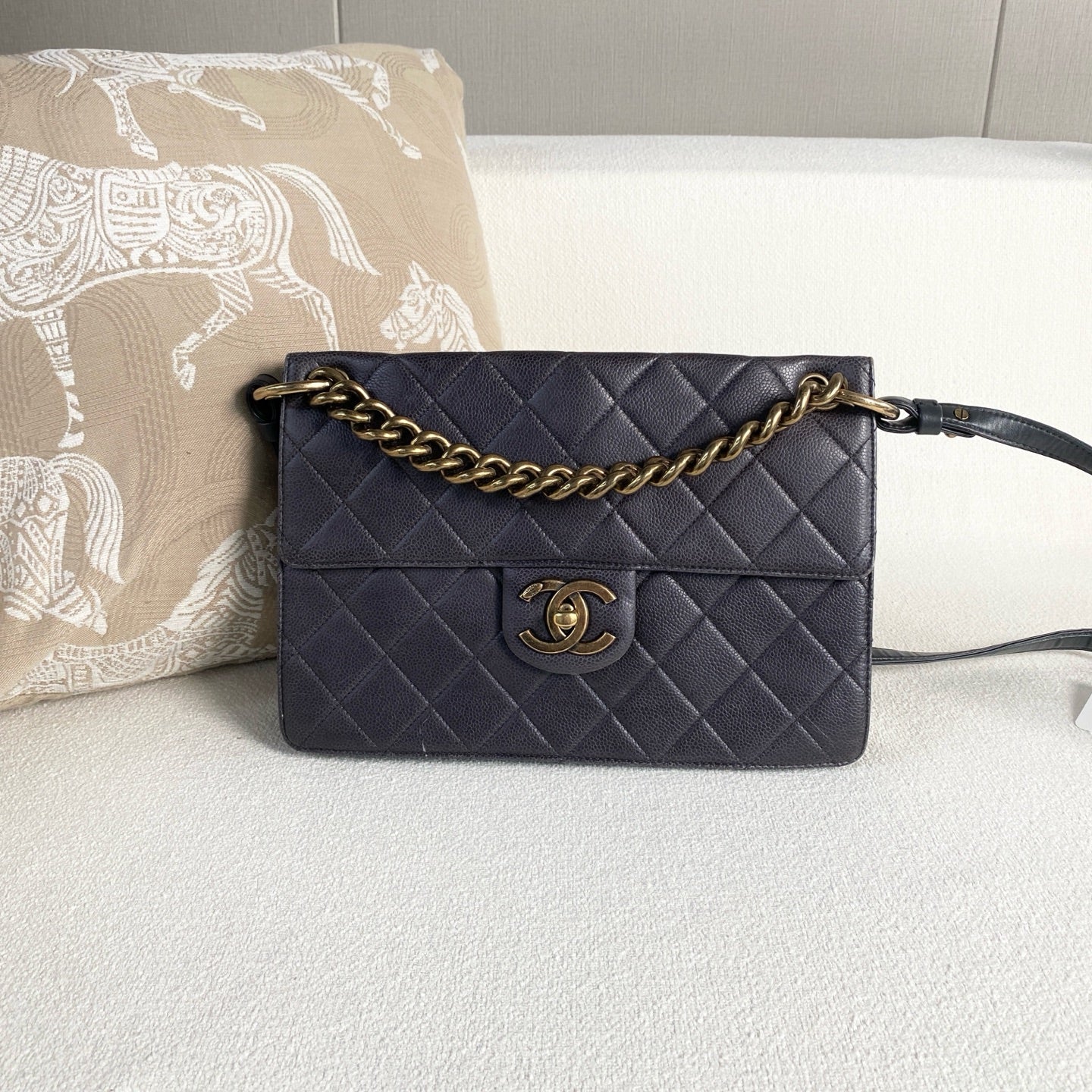 Chanel - Other - Leather - Grey - (medium)