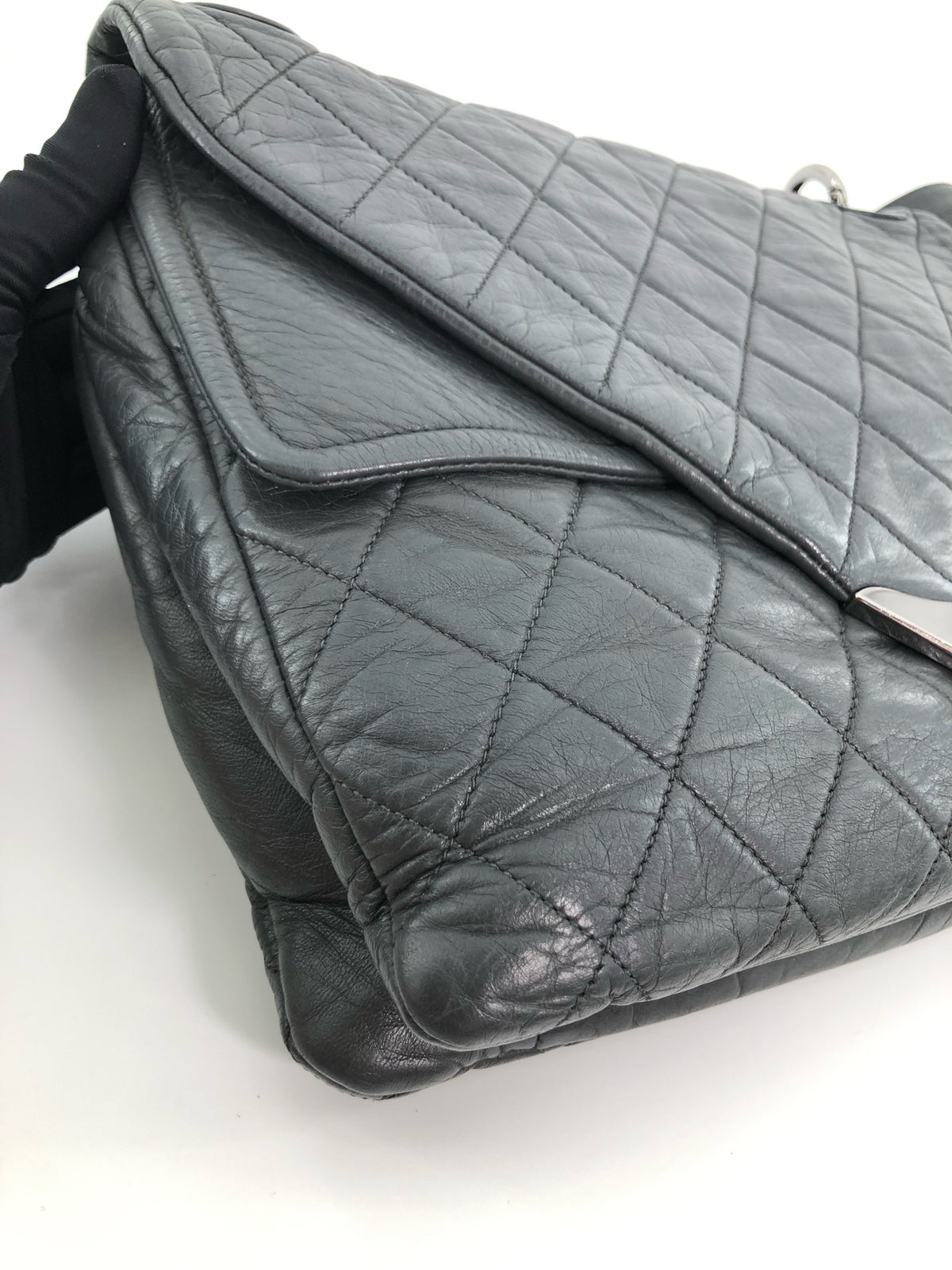 Chanel - Other - Leather - Grey - (medium)