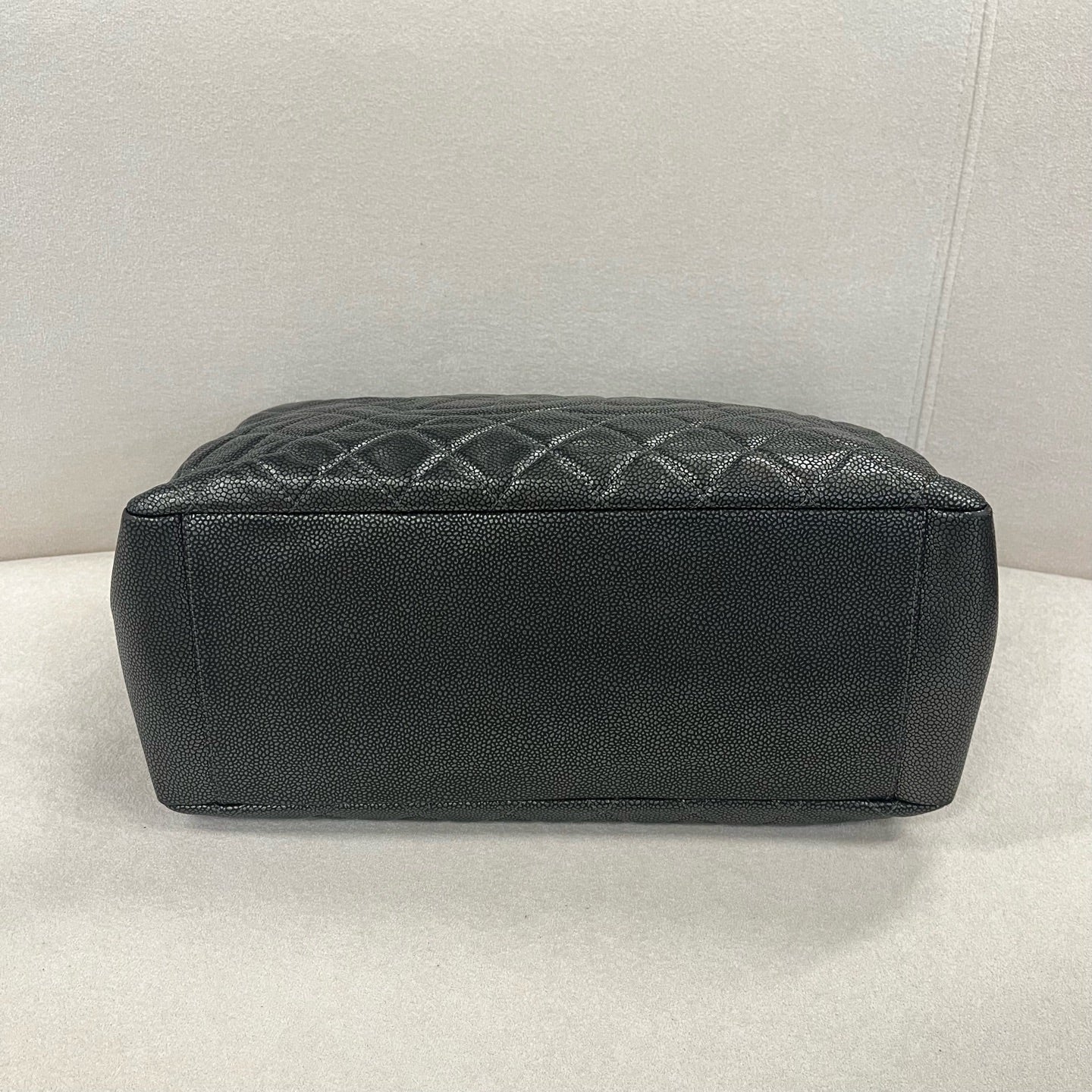Chanel - Other - Leather - Grey - (medium)