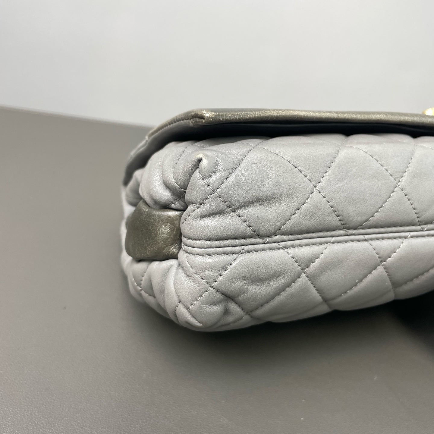 Chanel - Other - Leather - Grey - (medium)