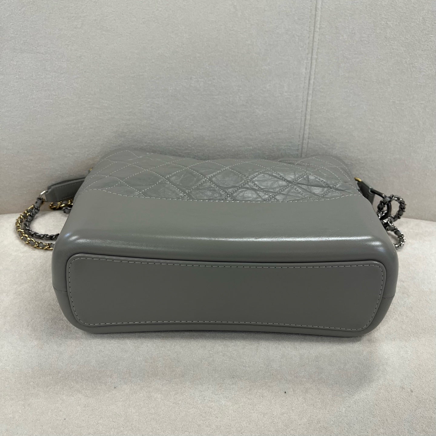 Chanel - Other - Leather - Grey - (medium)