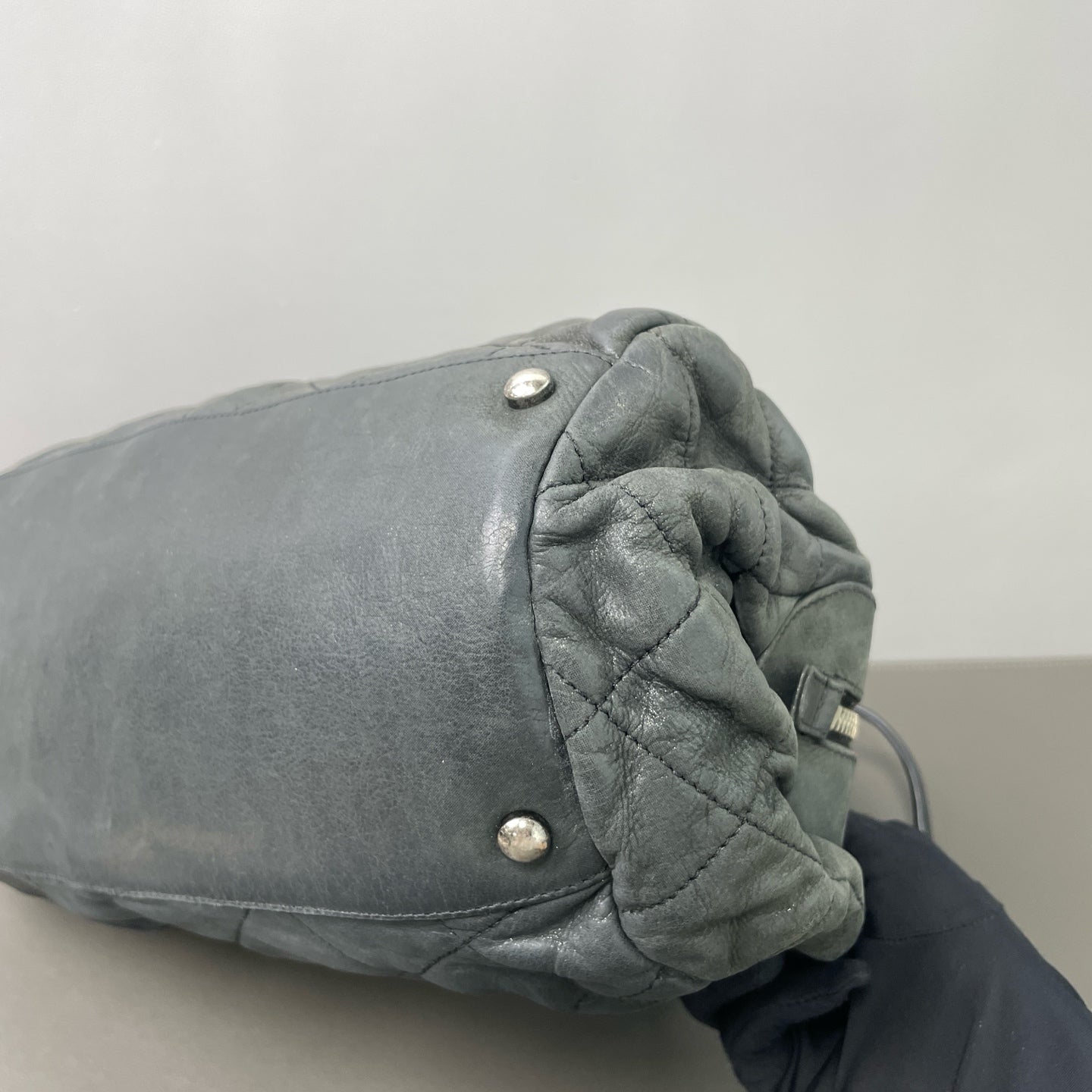 Chanel - Other - Leather - Grey - (Medium)