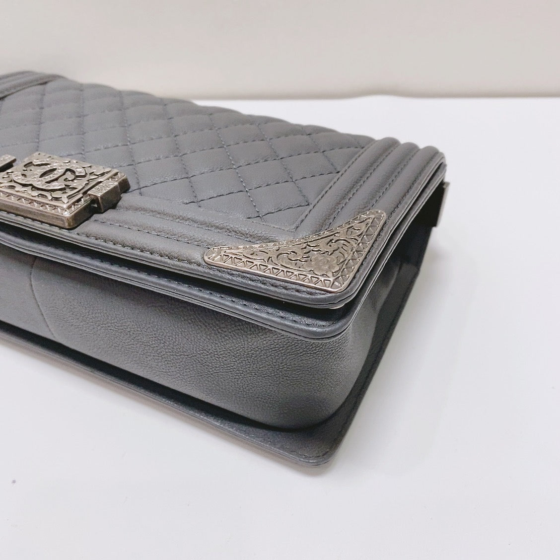 Chanel - Other - Leather - Grey - (medium)