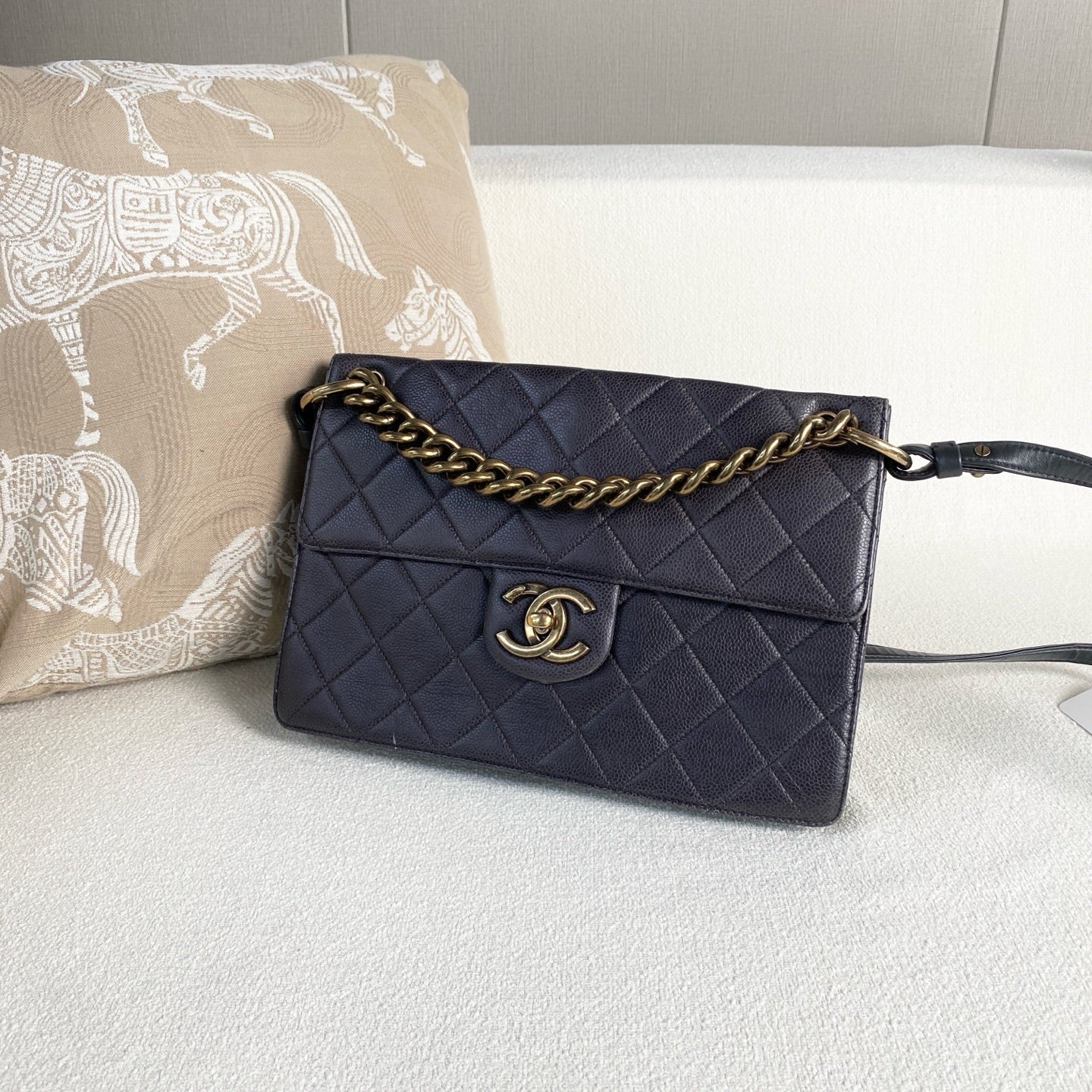 Chanel - Other - Leather - Grey - (medium)