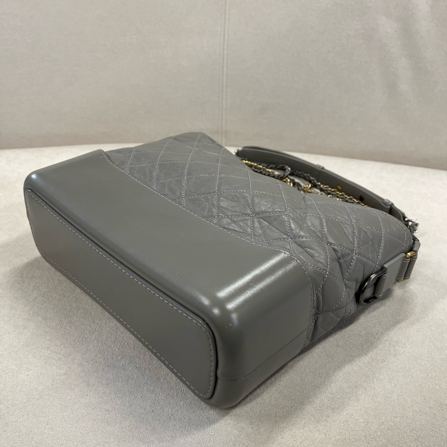 Chanel - Other - Leather - Grey - (medium)