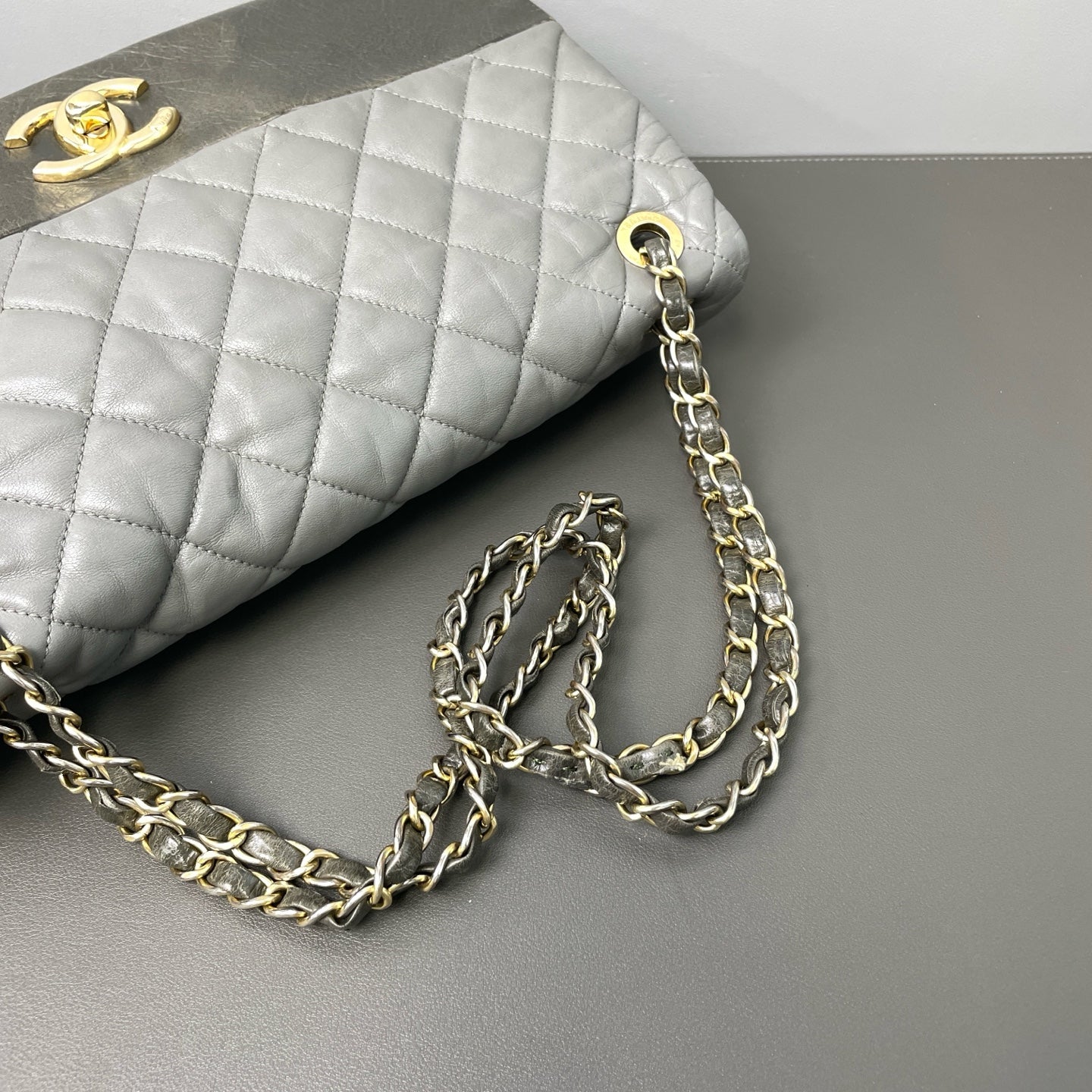 Chanel - Other - Leather - Grey - (medium)