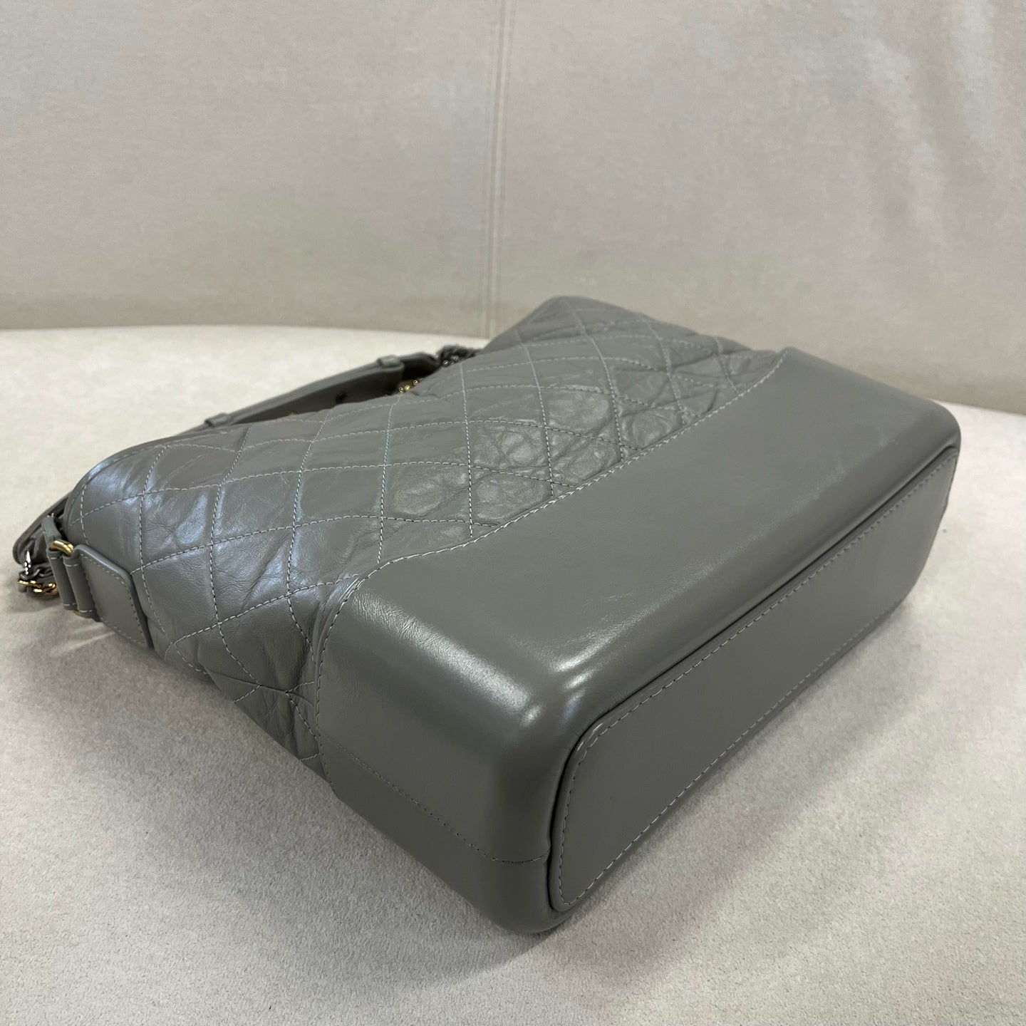 Chanel - Other - Leather - Grey - (medium)