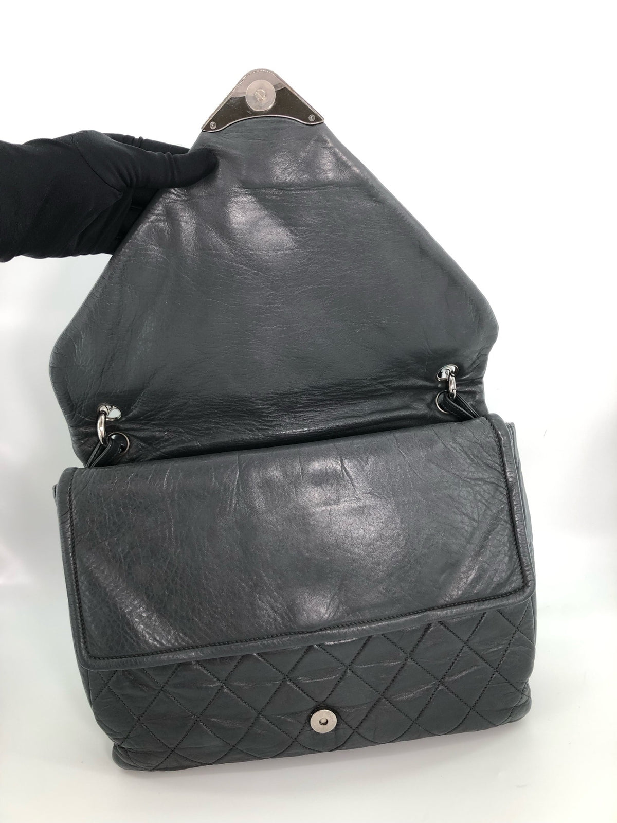 Chanel - Other - Leather - Grey - (medium)