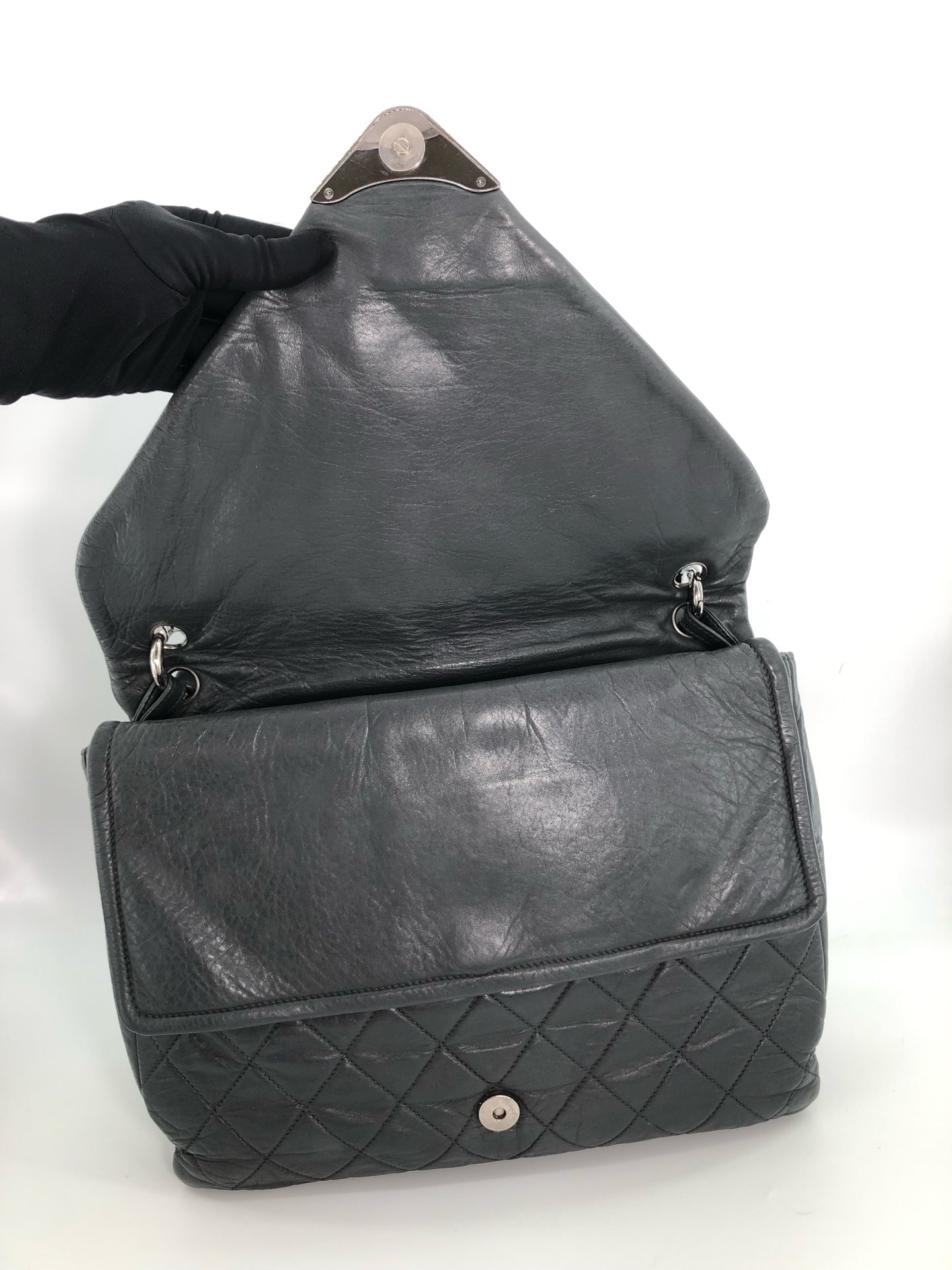 Chanel - Other - Leather - Grey - (medium)