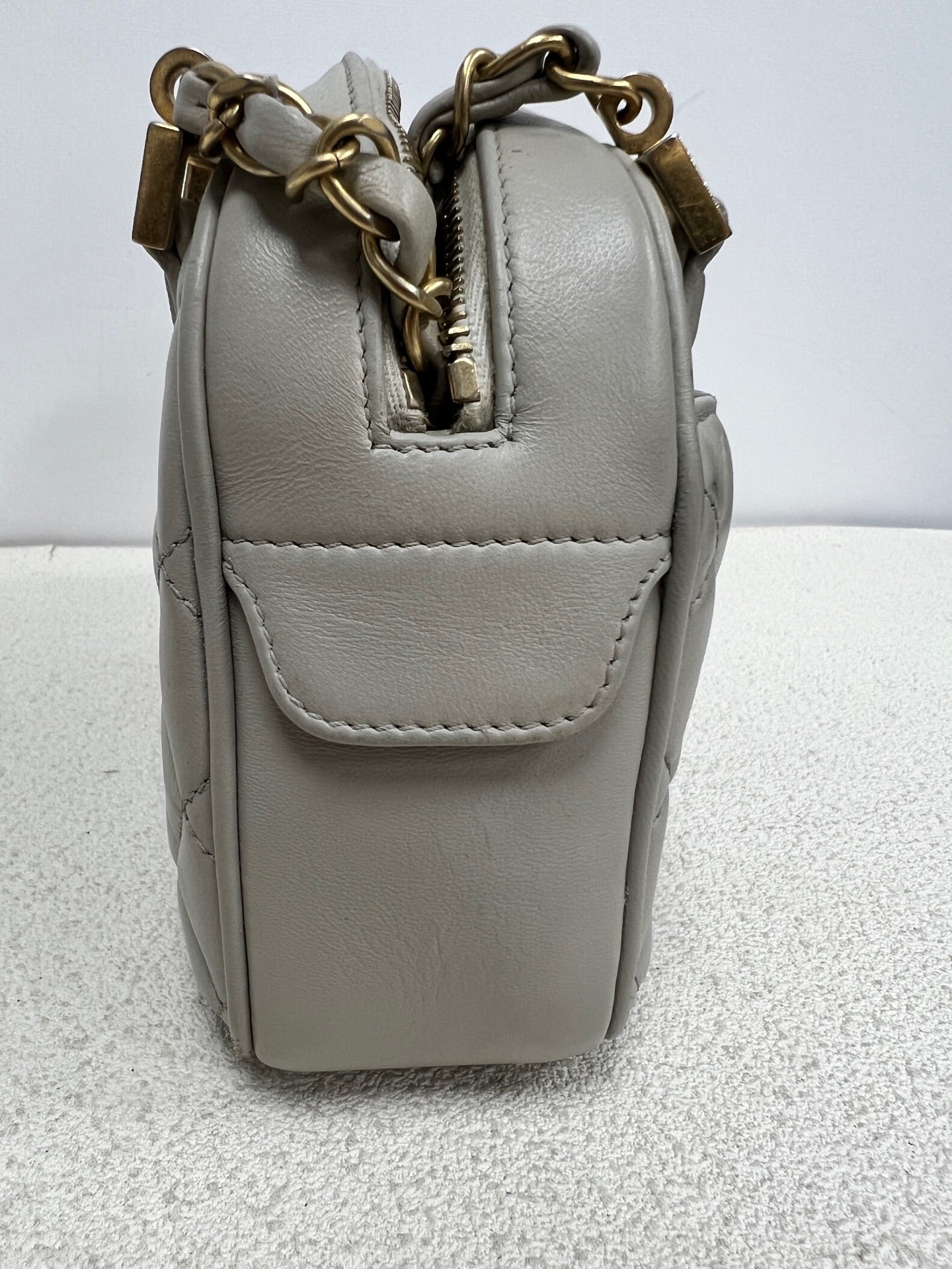 Chanel - Other - Leather - Grey - (medium)