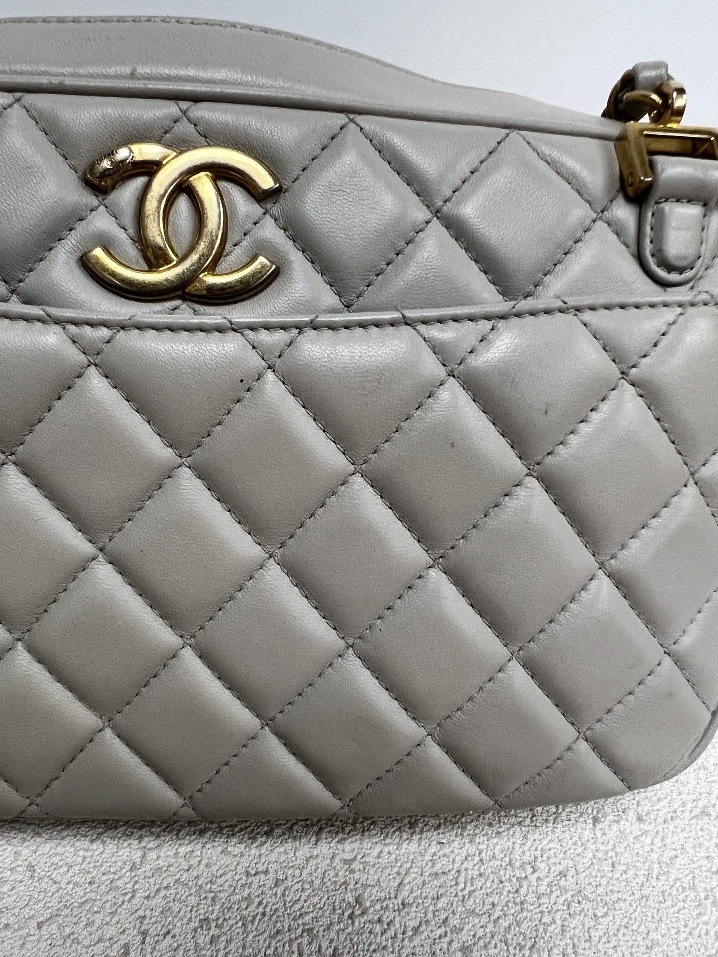 Chanel - Other - Leather - Grey - (medium)