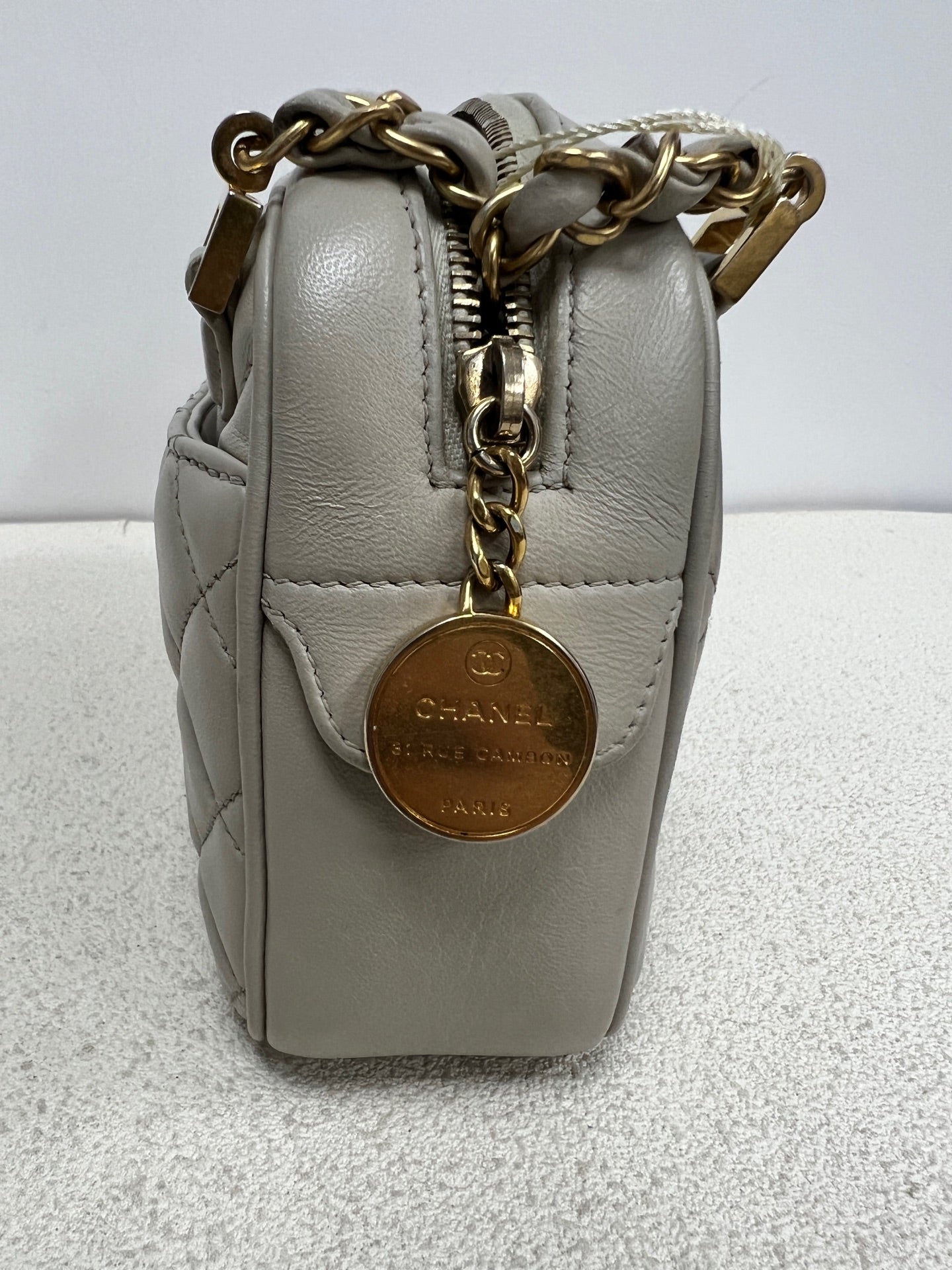 Chanel - Other - Leather - Grey - (medium)