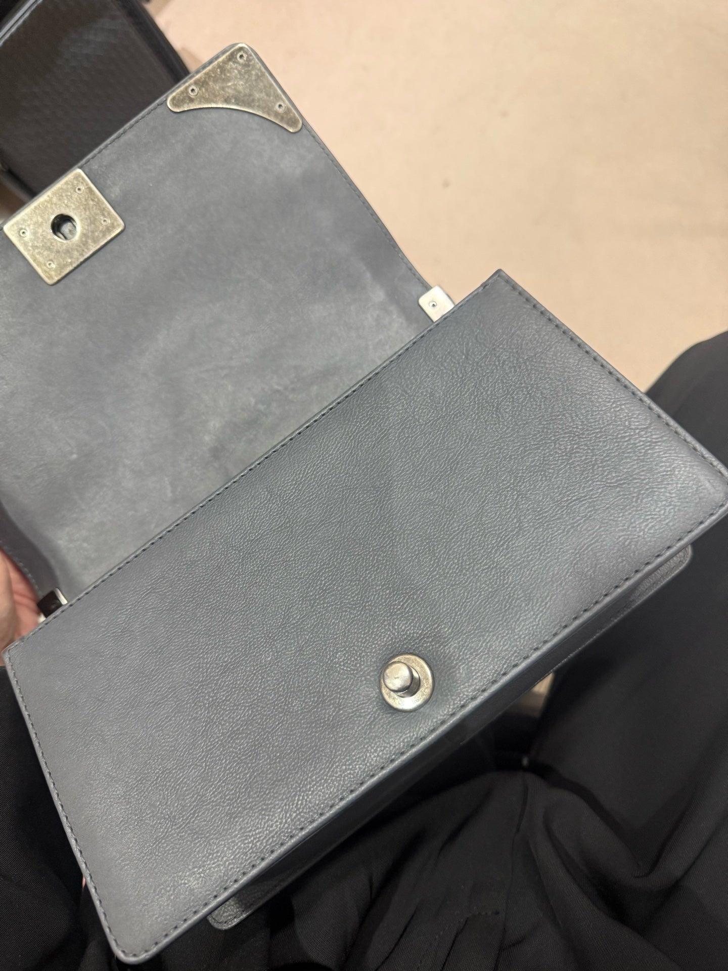 Chanel - Other - Leather - Grey - (medium)