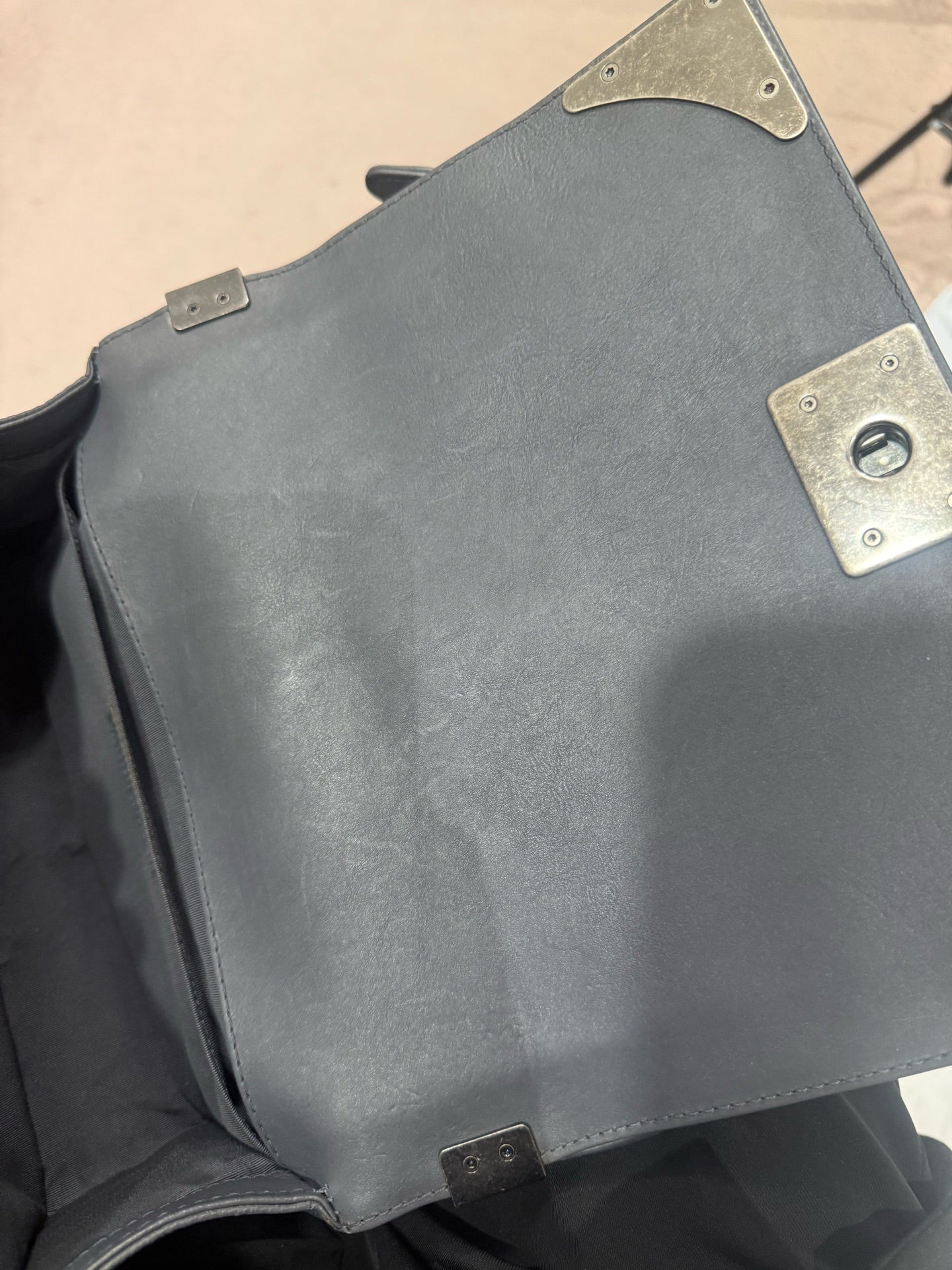Chanel - Other - Leather - Grey - (medium)