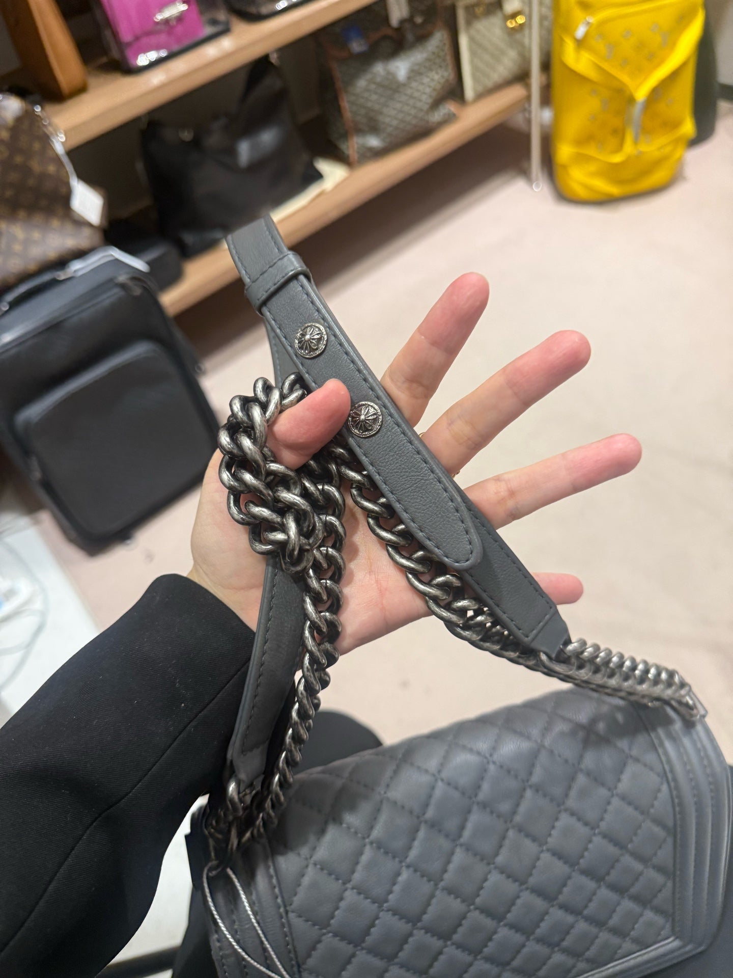 Chanel - Other - Leather - Grey - (medium)