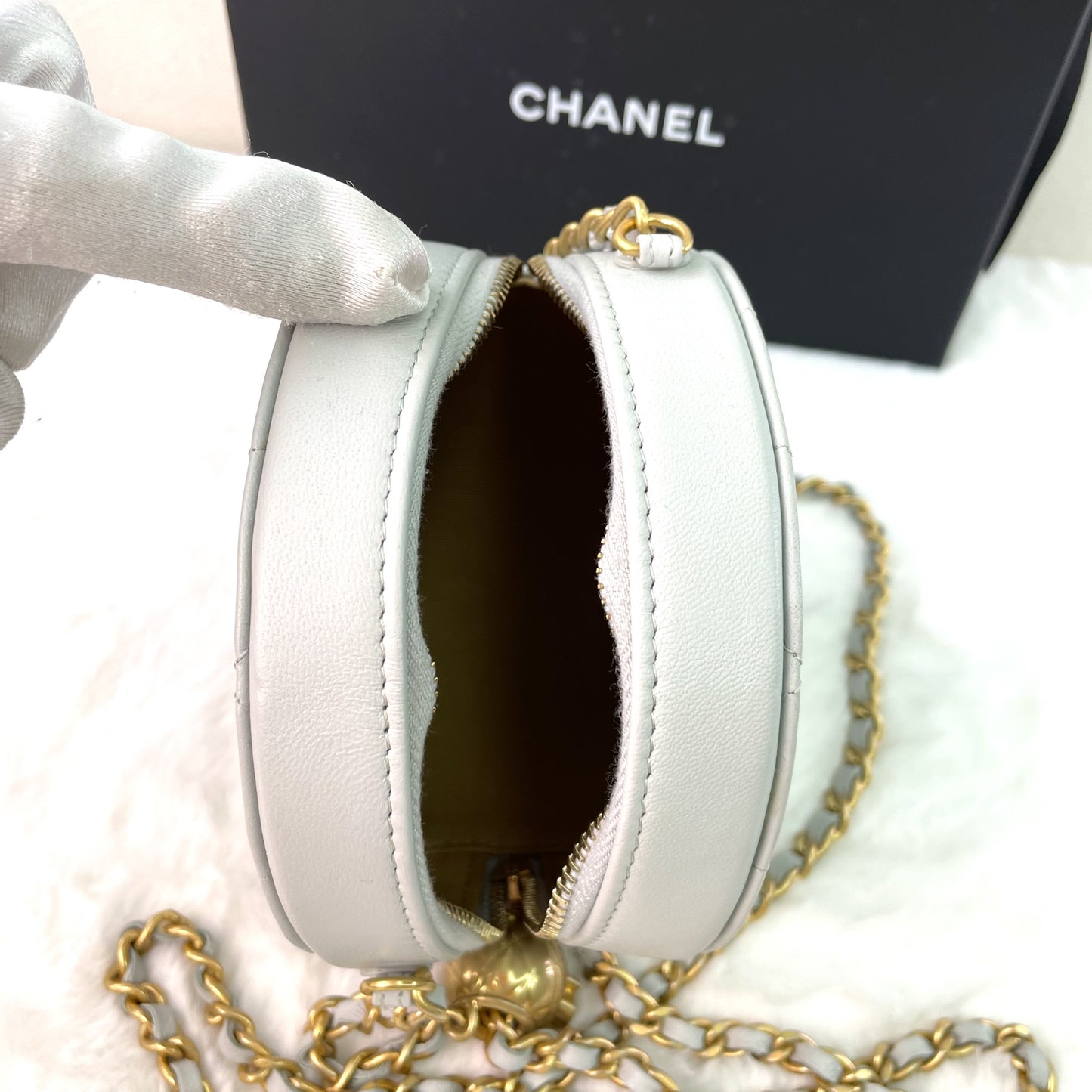 Chanel - Other - Leather - Grey - (mini)