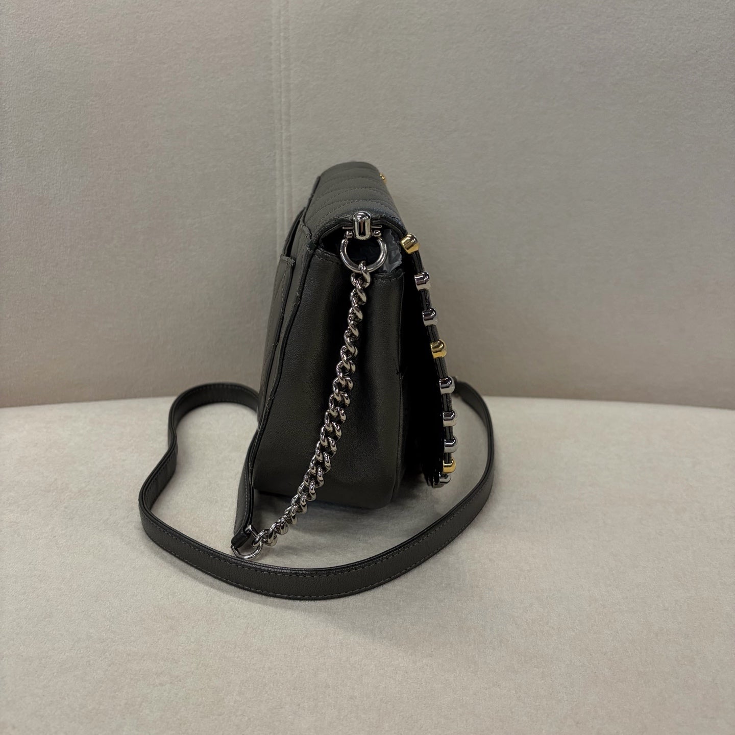 Chanel - Other - Leather - Grey - (small)