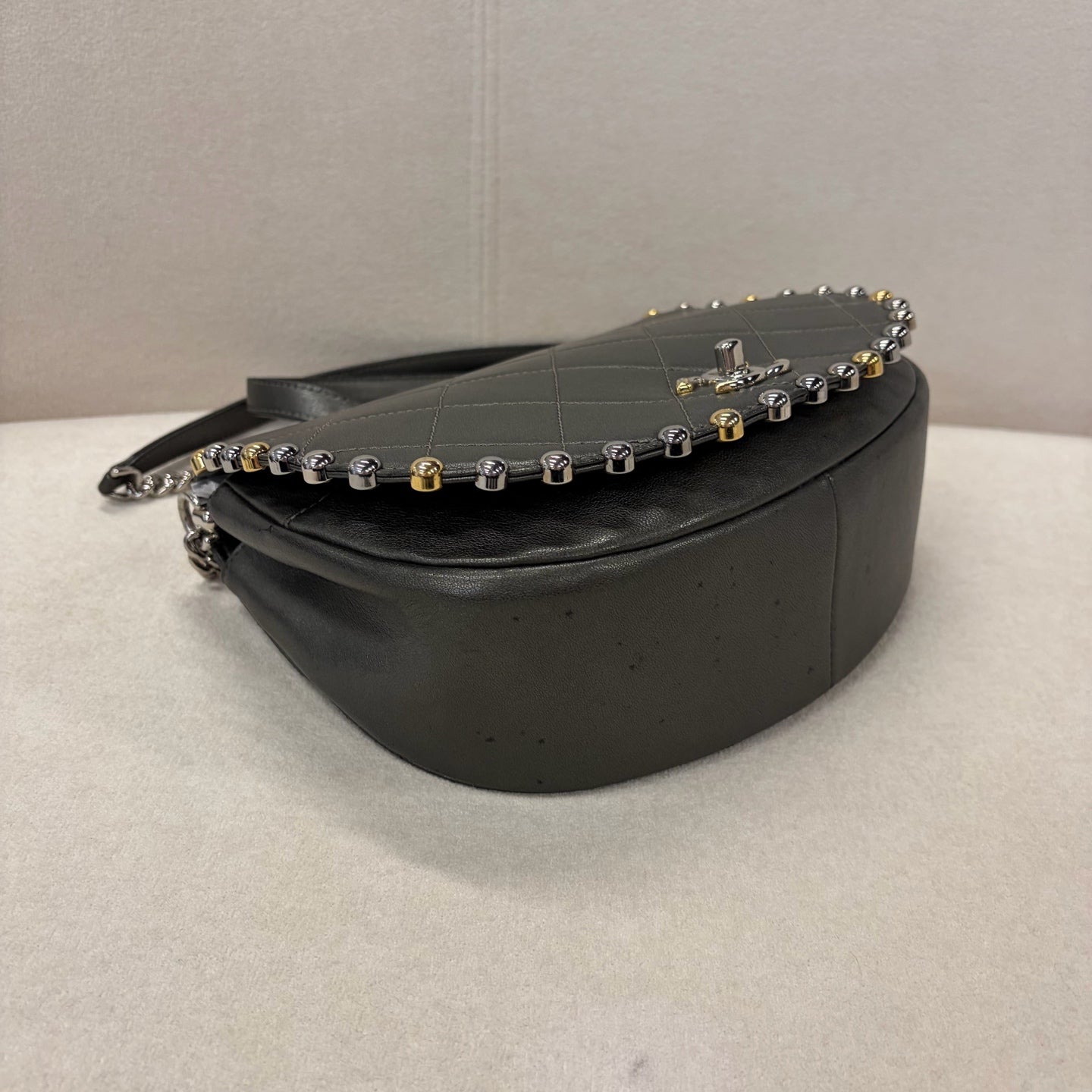 Chanel - Other - Leather - Grey - (small)