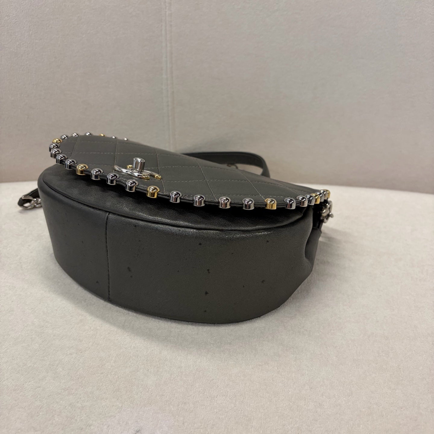 Chanel - Other - Leather - Grey - (small)