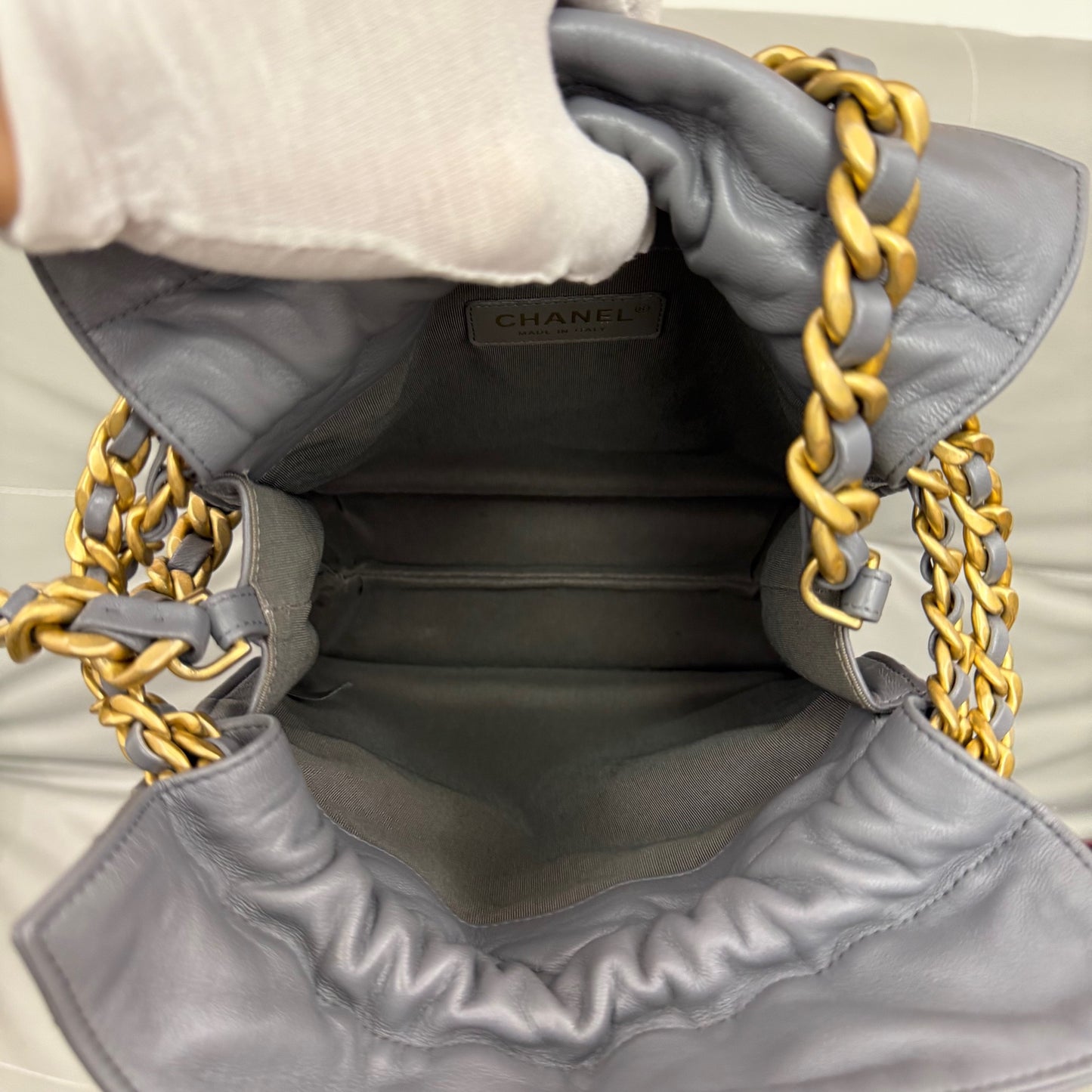 Chanel - Other - Leather - Grey - (small)