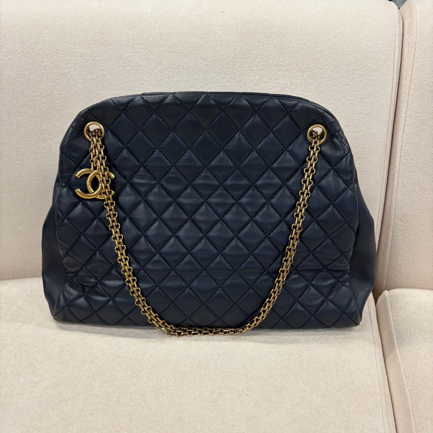 Chanel - Other - Leather - Navy - (medium)