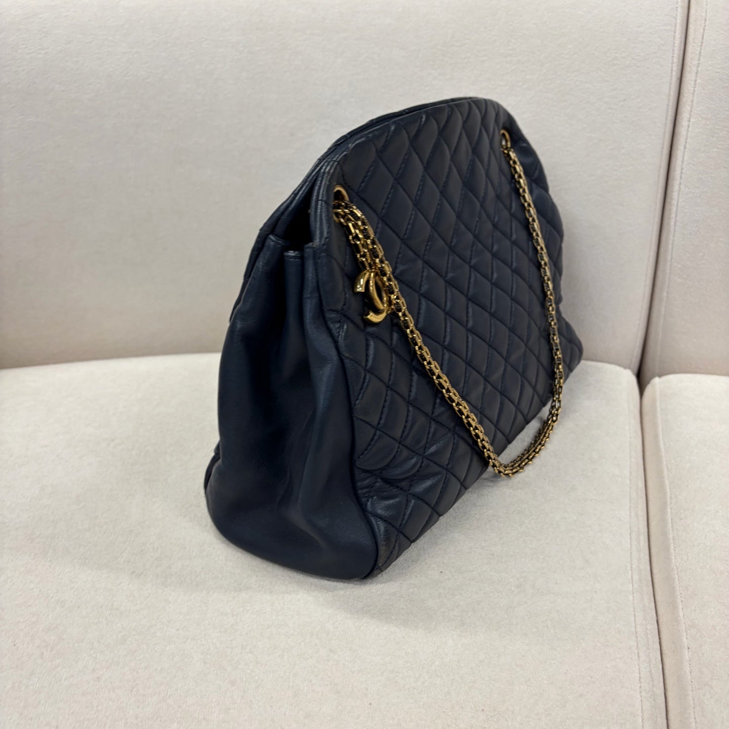 Chanel - Other - Leather - Navy - (medium)
