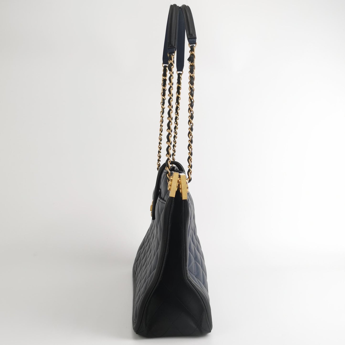 Chanel - Other - Leather - Navy - (medium)