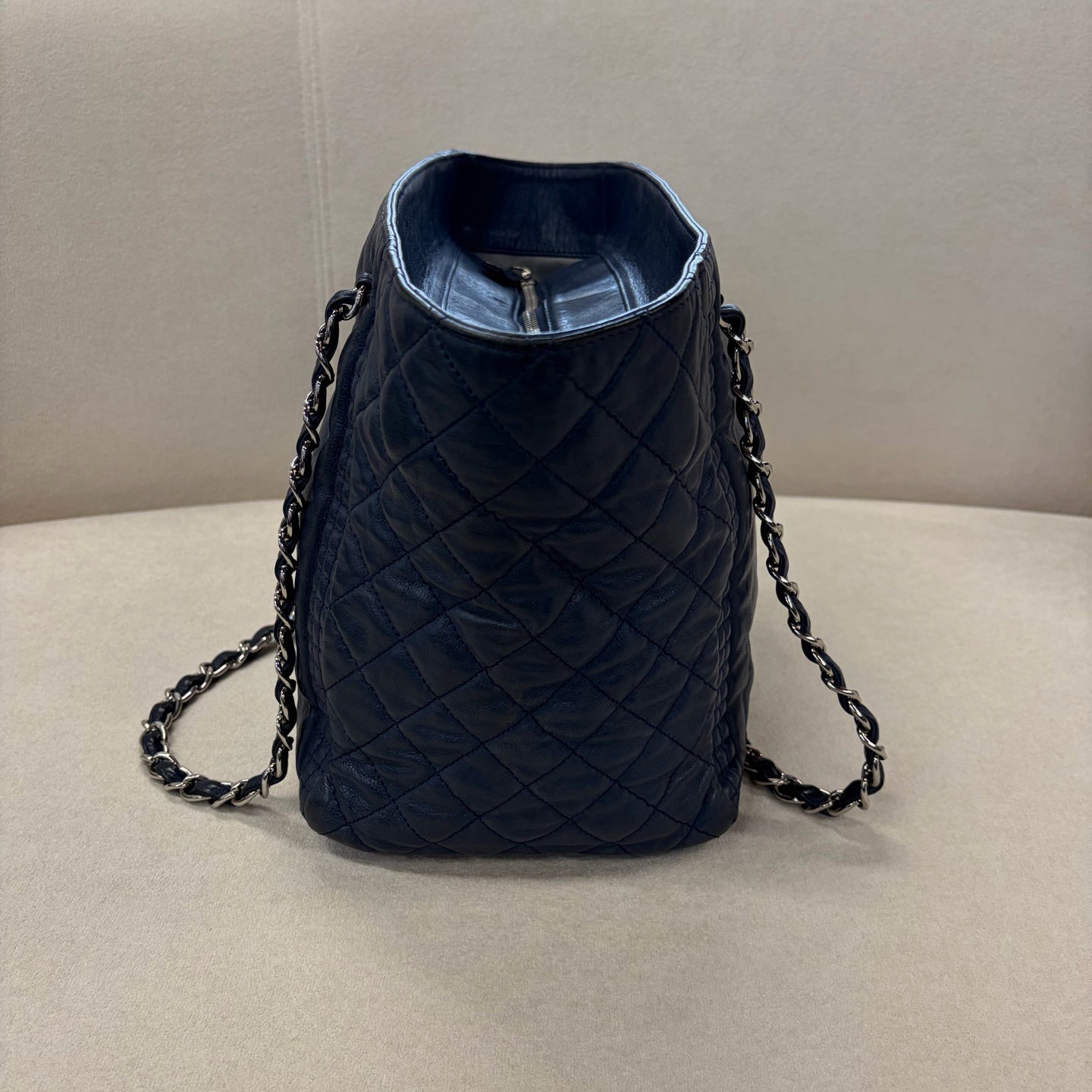 Chanel - Other - Leather - Navy - (medium)