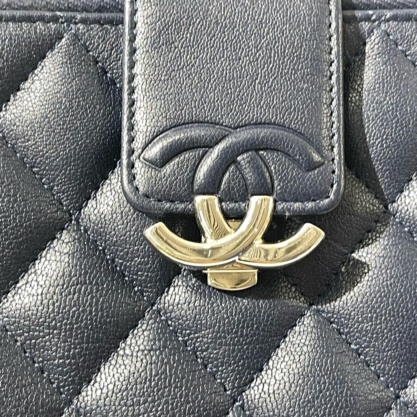 Chanel - Other - Leather - Navy - (mini)